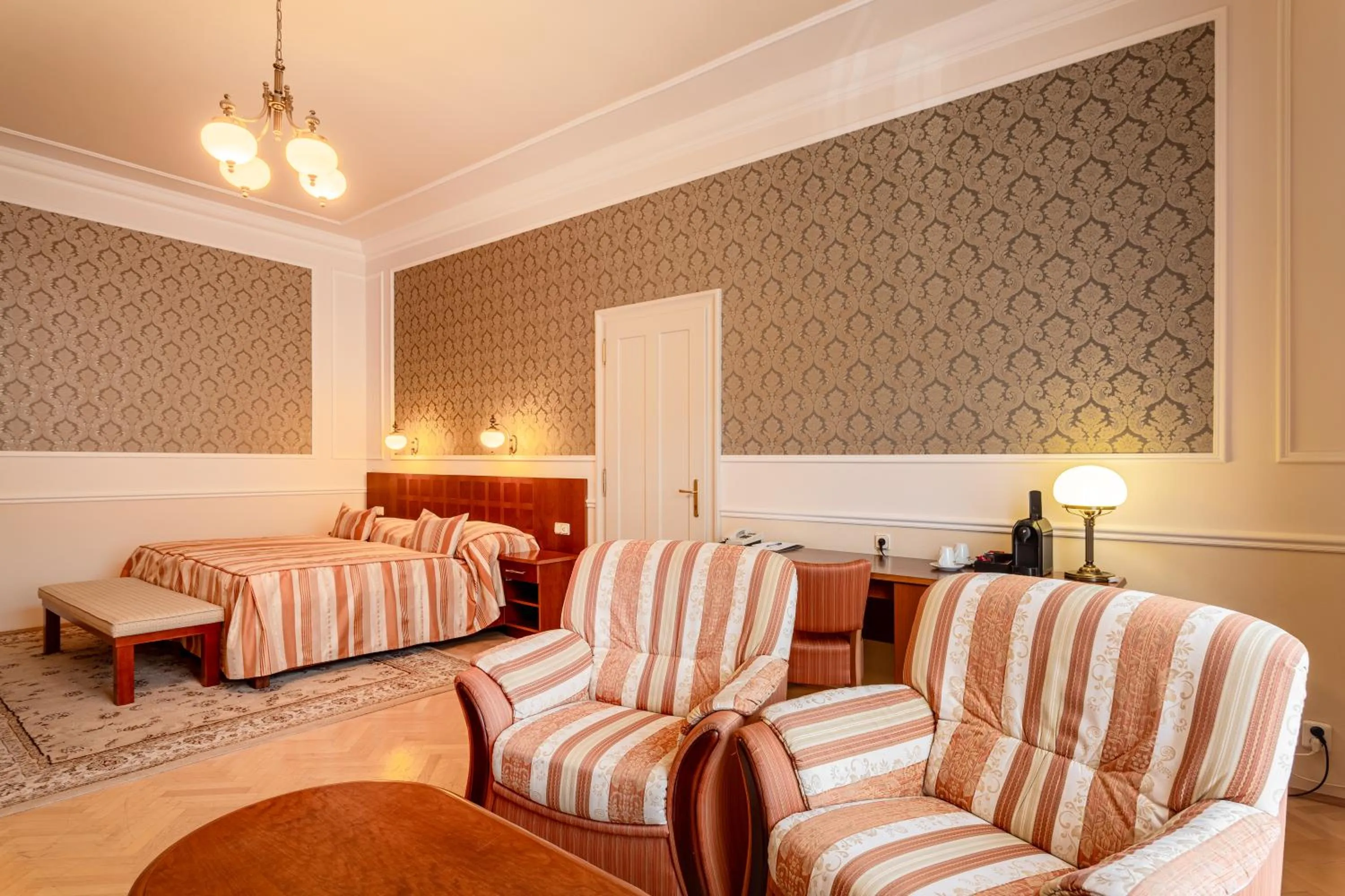 Bed in Hotel Radium Palace