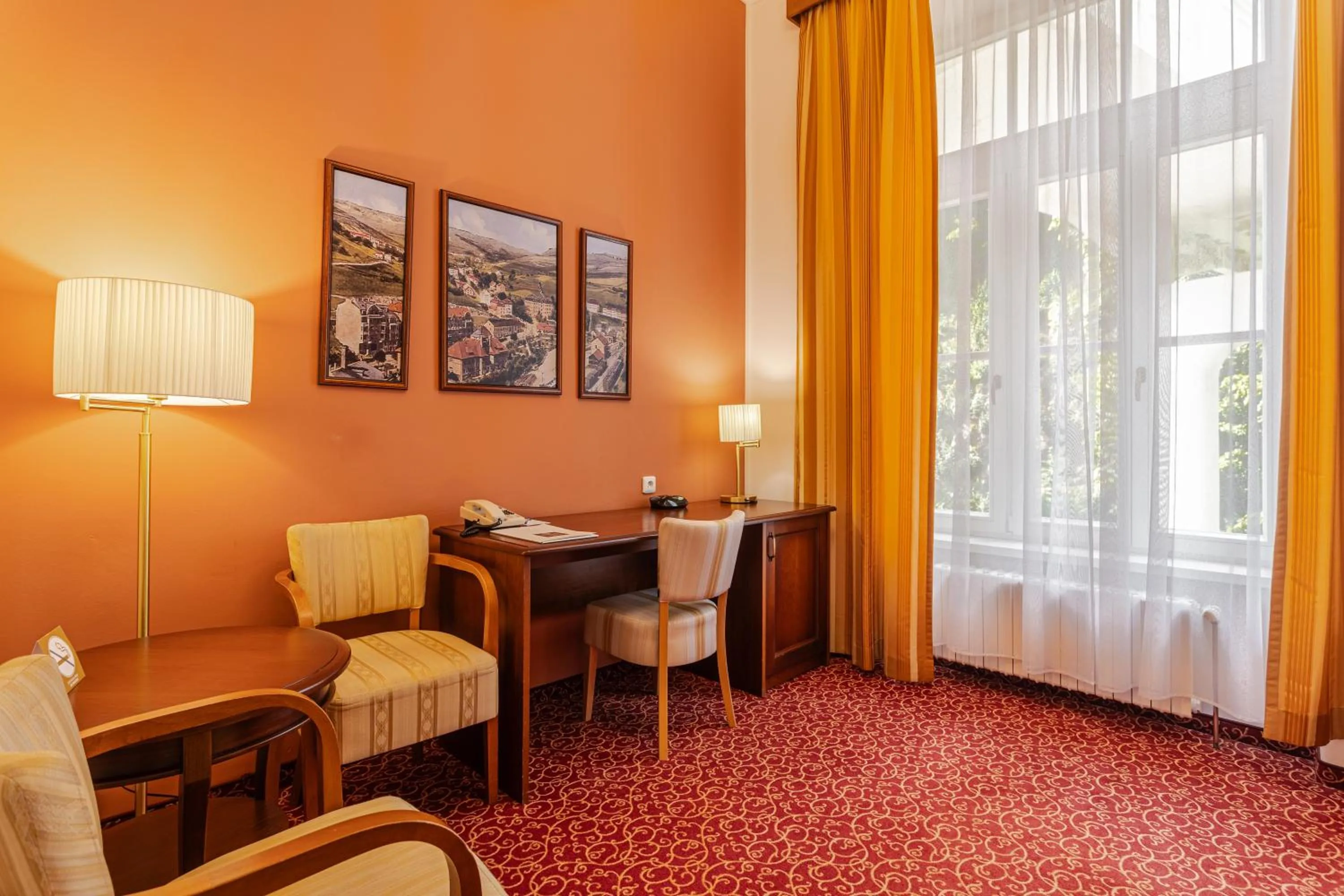 Living room in Hotel Radium Palace