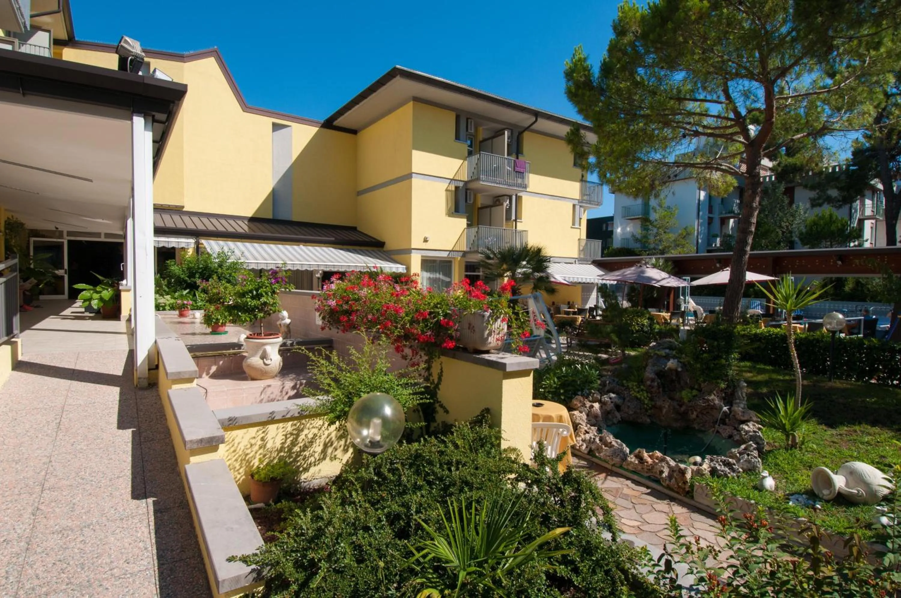 Facade/entrance in Hotel Ai Pini