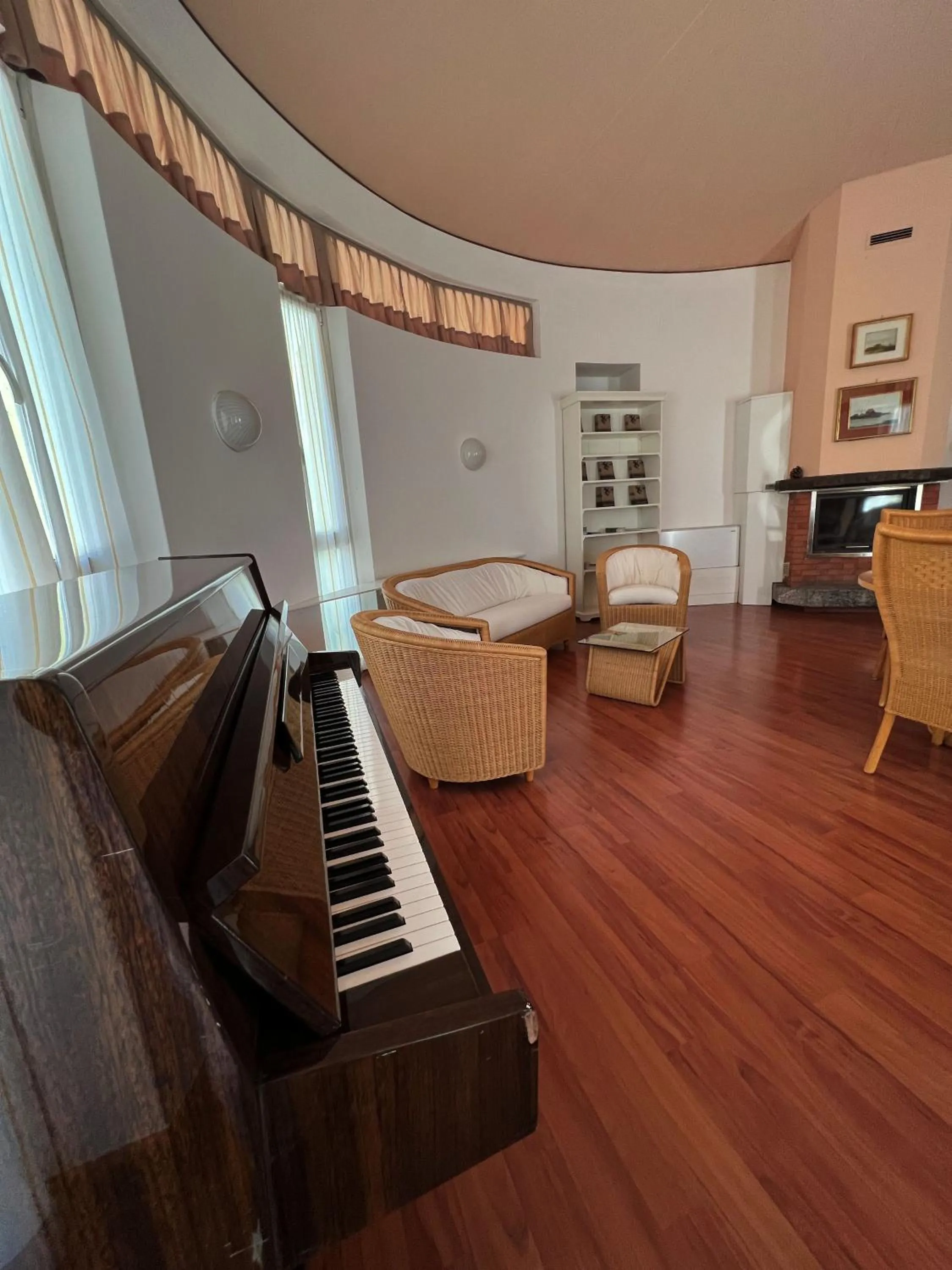 Communal lounge/ TV room in Hotel Ai Pini