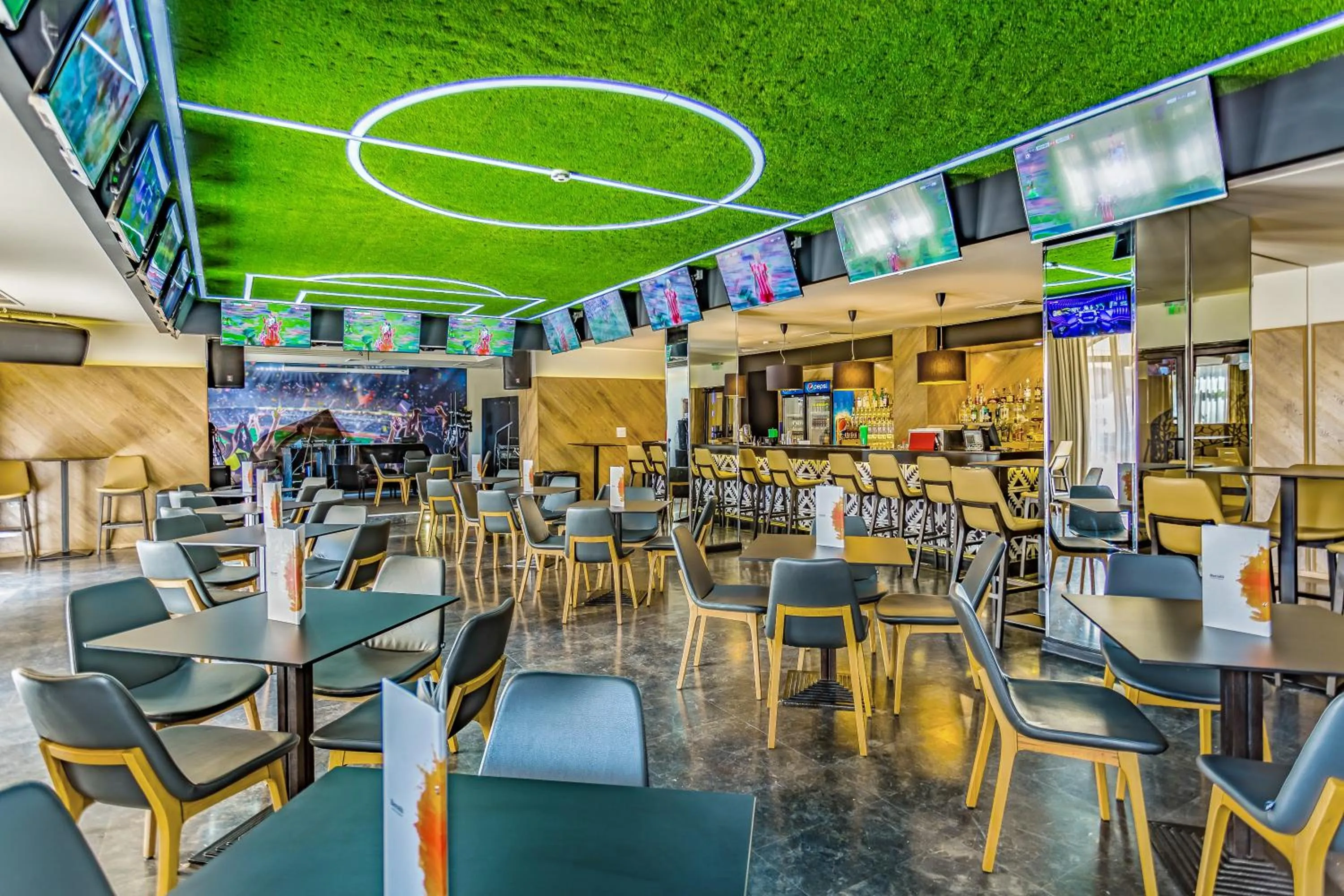 Lounge or bar in Barcelo Royal Beach - All Inclusive