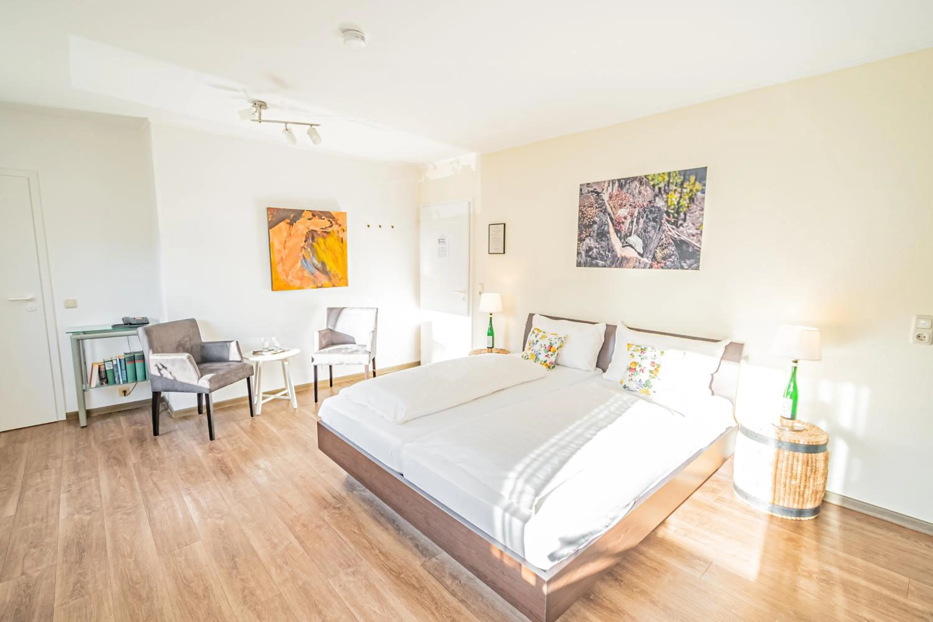 Photo of the whole room, Bed in Weinhotel Ayler Kupp