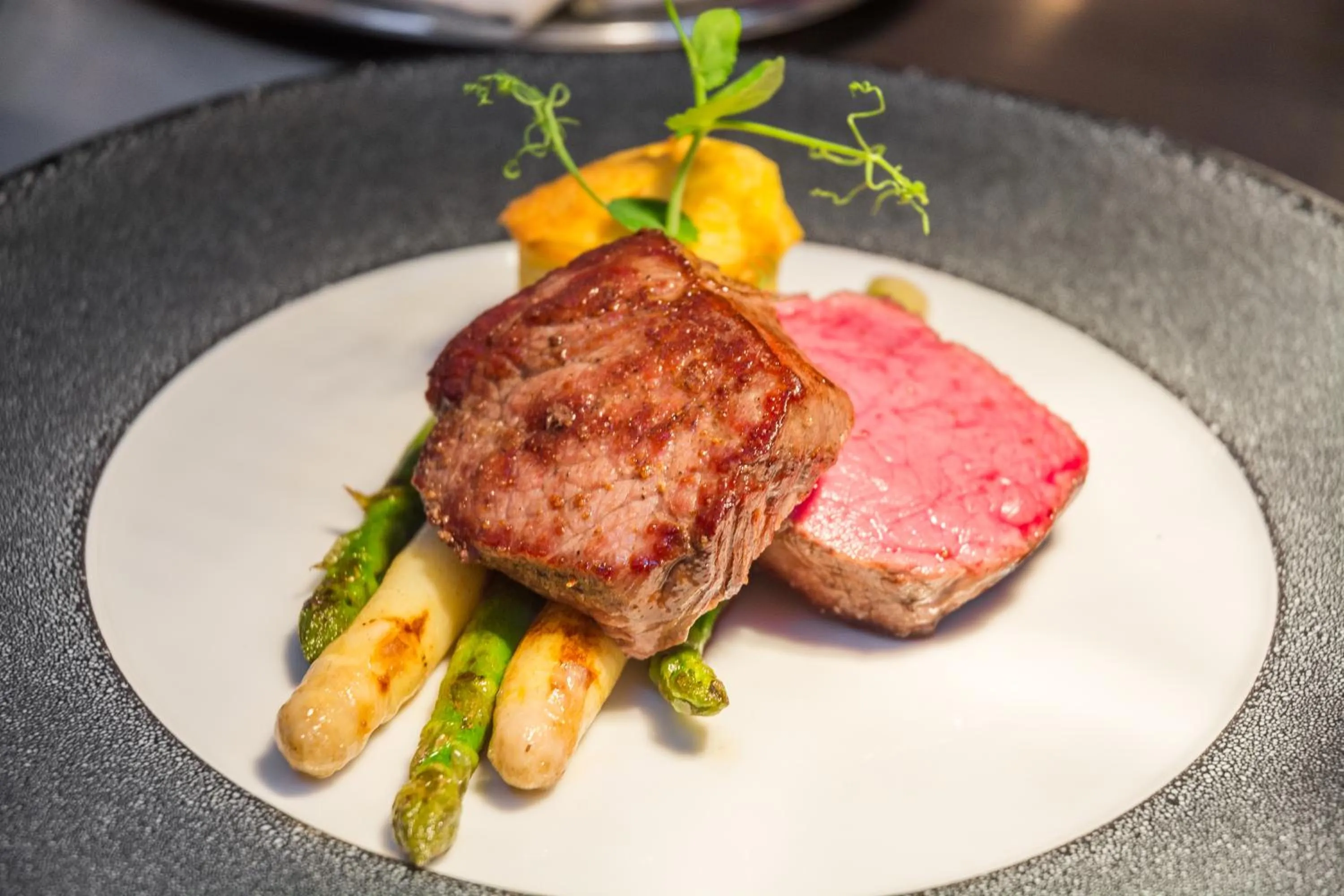 Food in Weinhotel Ayler Kupp