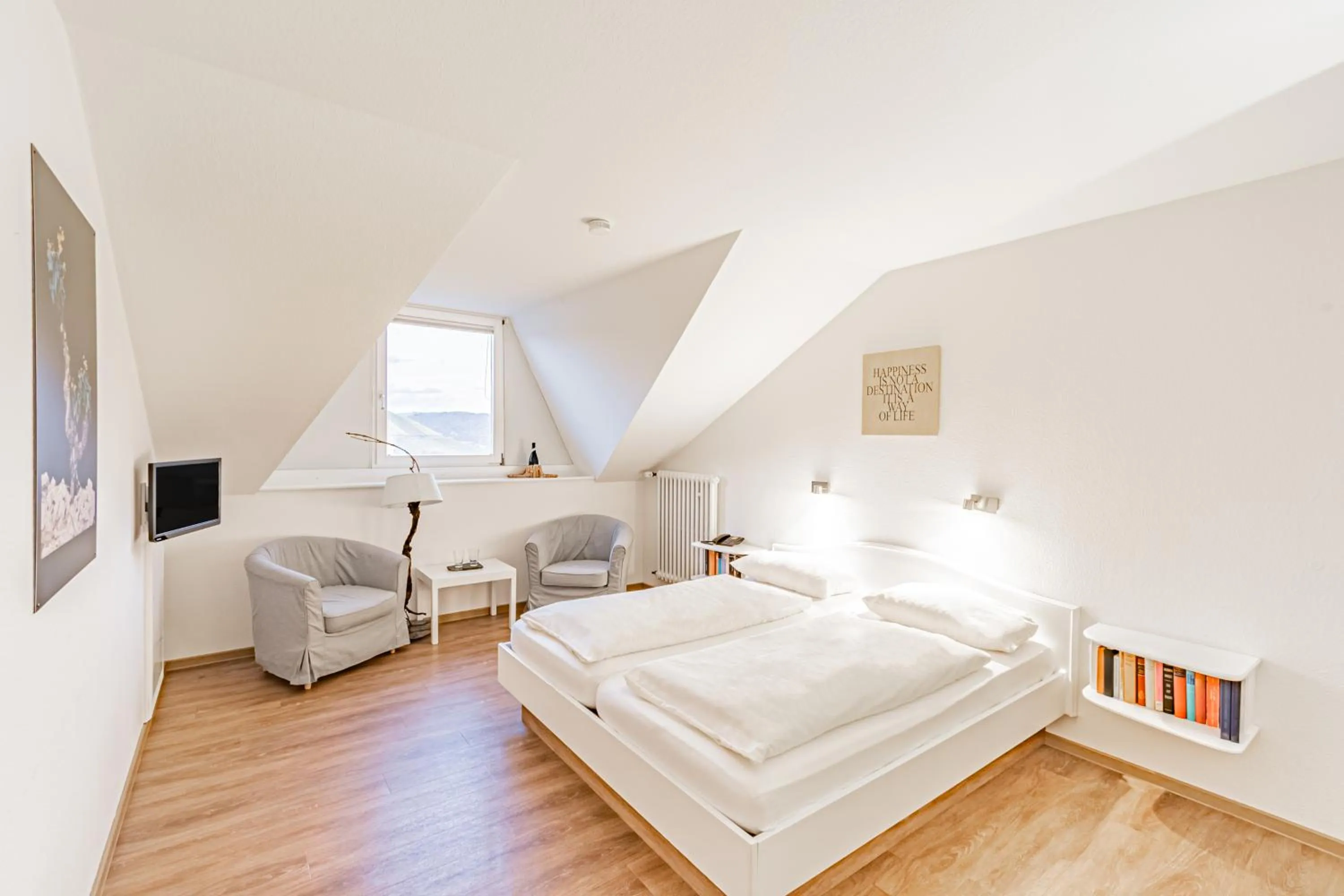 Photo of the whole room, Bed in Weinhotel Ayler Kupp