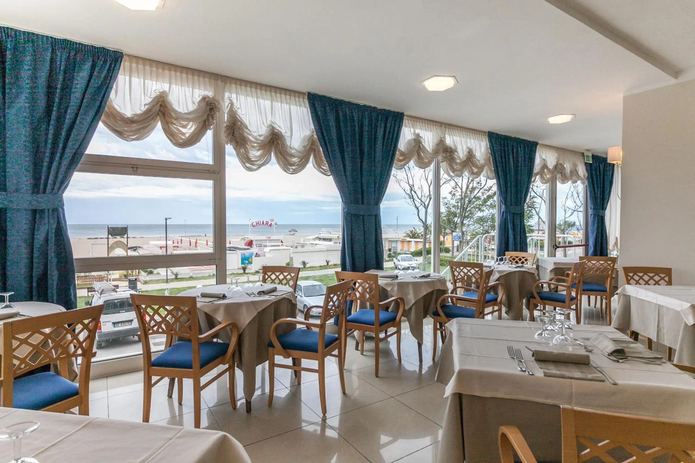 Dining area in Hotel Astor