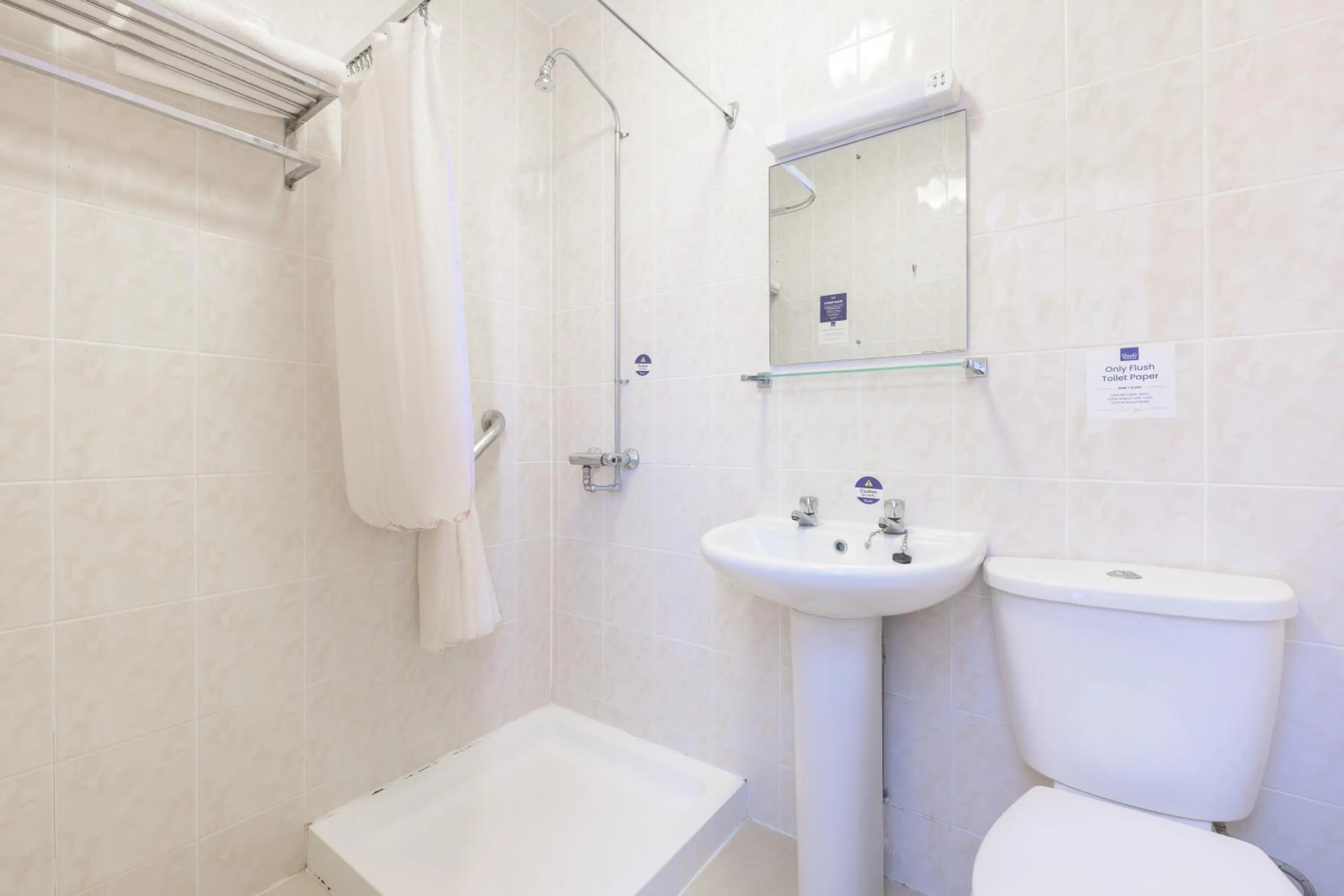 Shower in The Sandringham Hotel