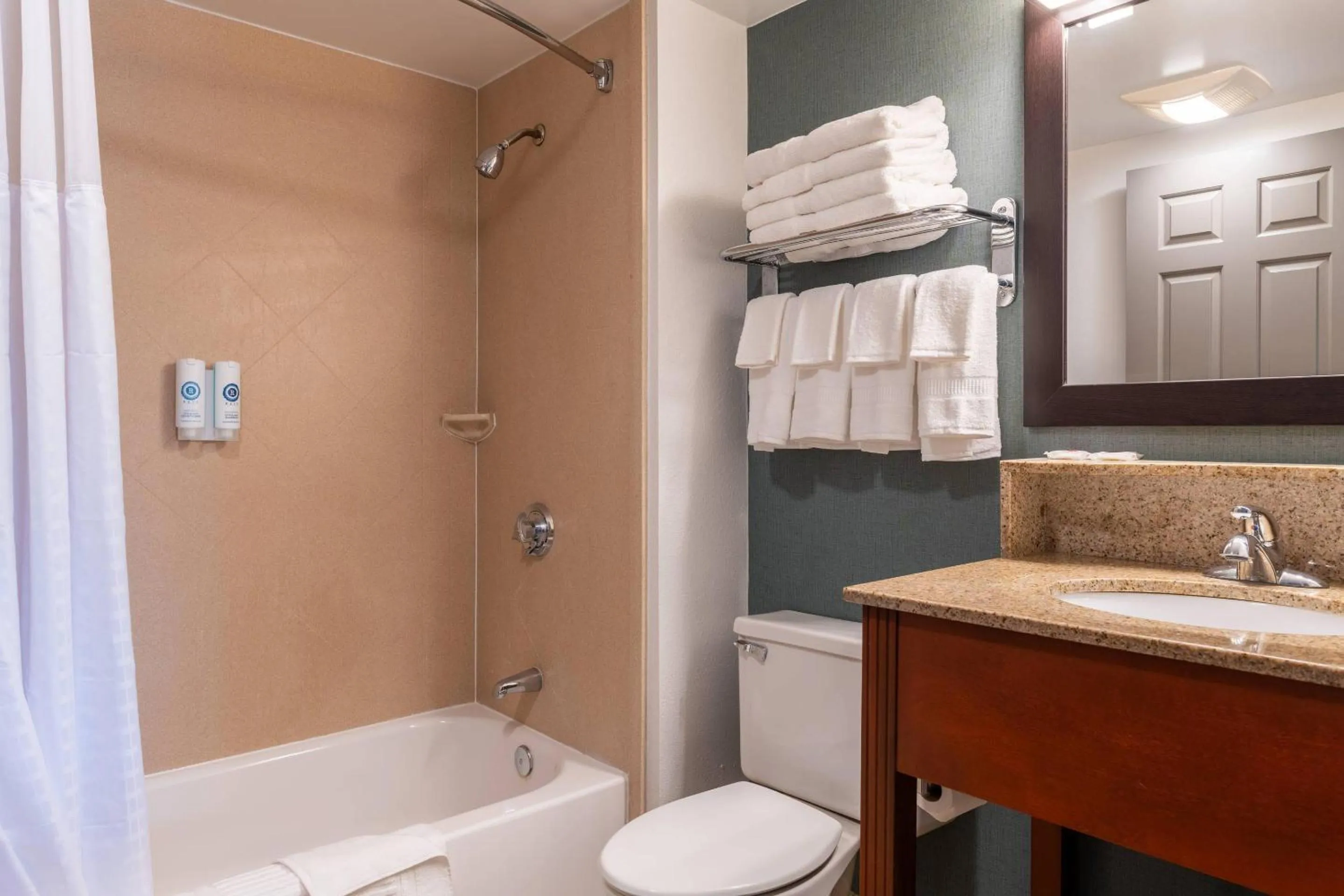 Bedroom in Comfort Inn Rockland - Boston