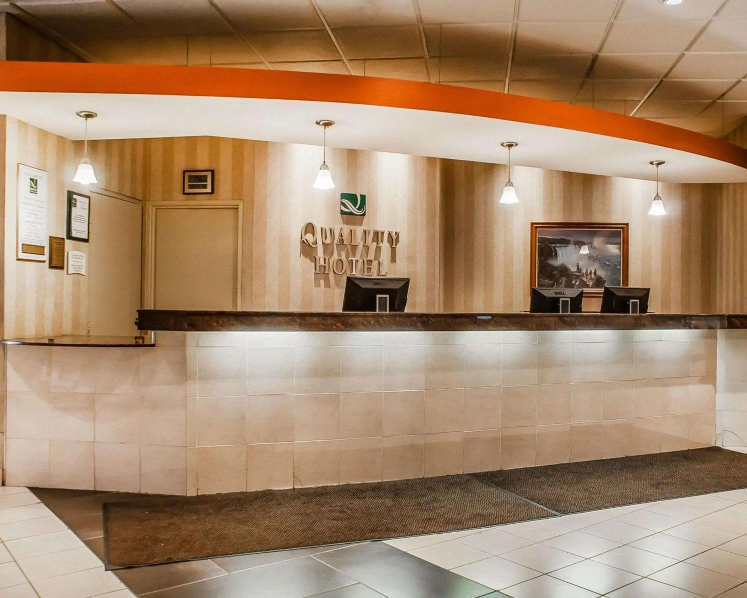 Lobby or reception in Quality Hotel & Suites At The Falls