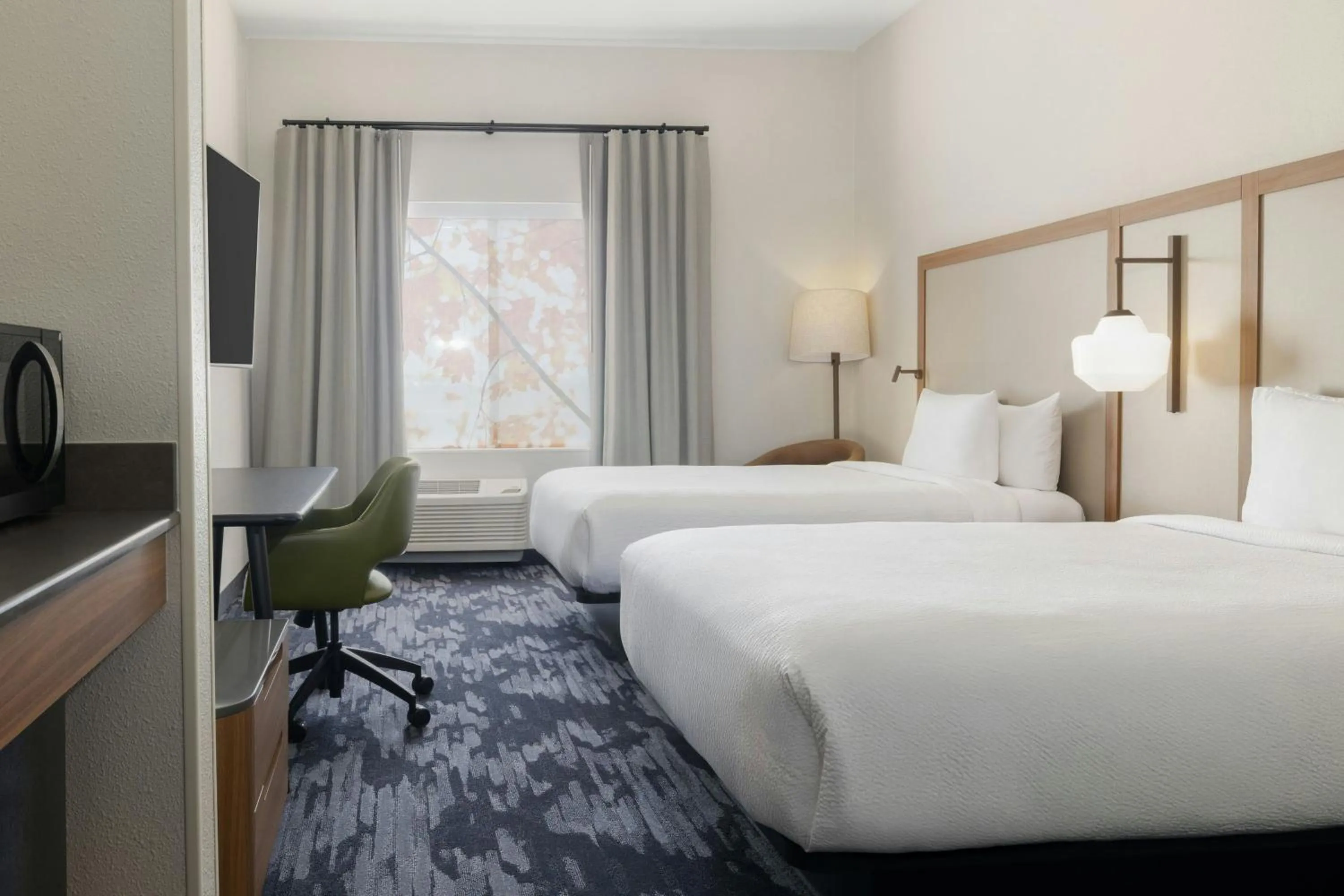 Photo of the whole room, Bed in Fairfield by Marriott Inn & Suites Spokane Airport