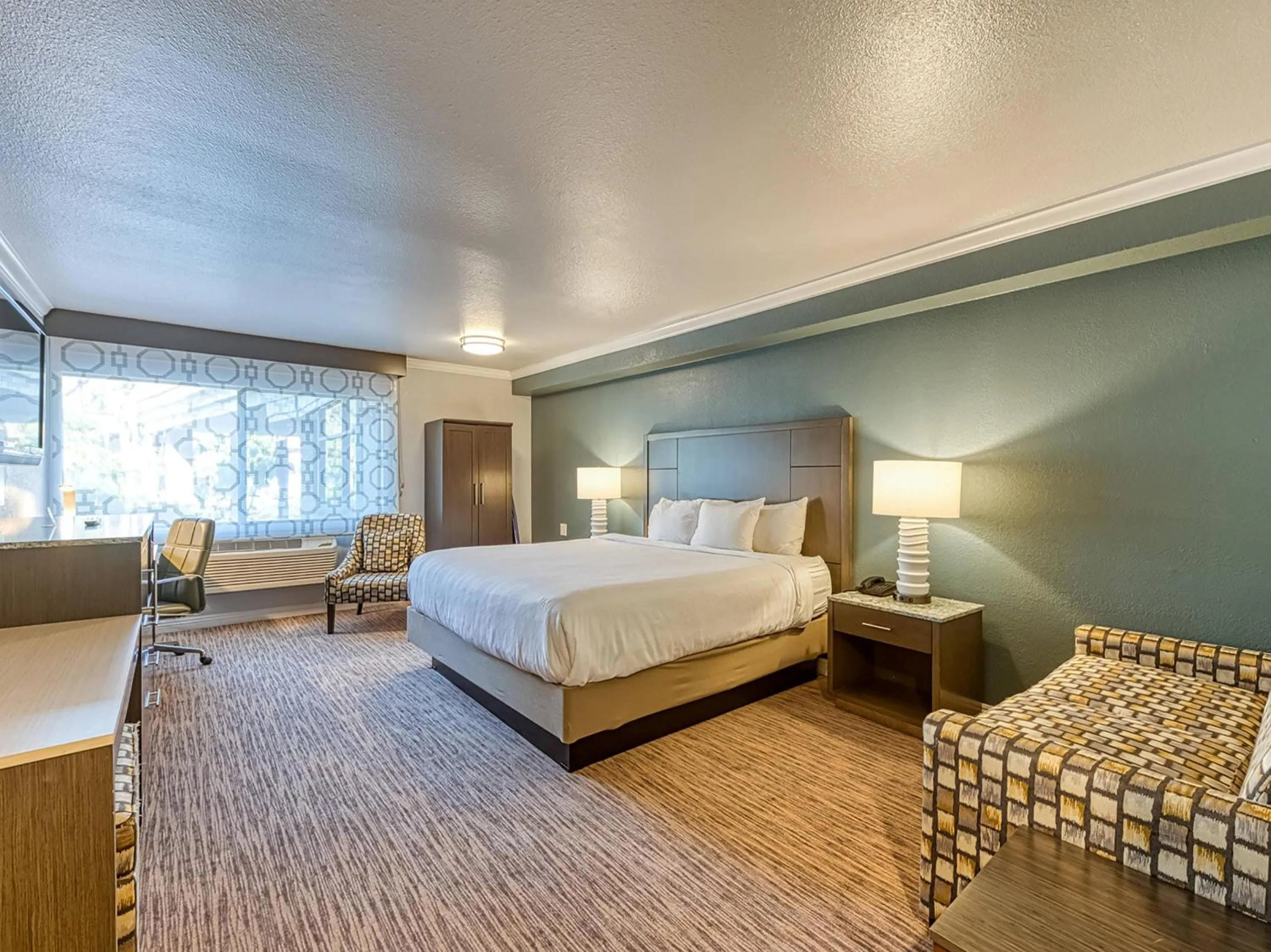 Bedroom, Bed in Amanzi Hotel, an Ascend Collection Hotel