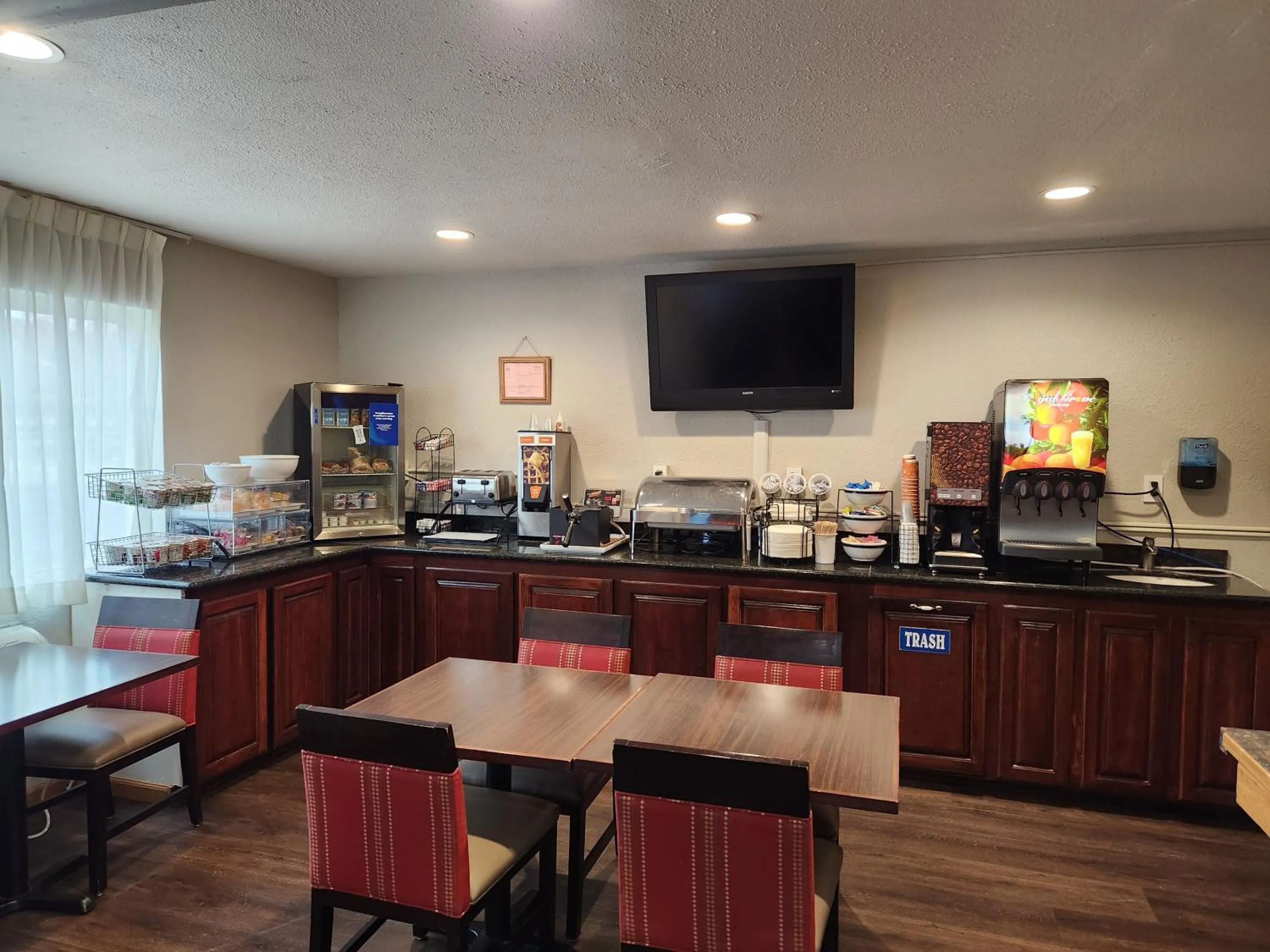 TV and multimedia in Comfort Inn Yreka I-5