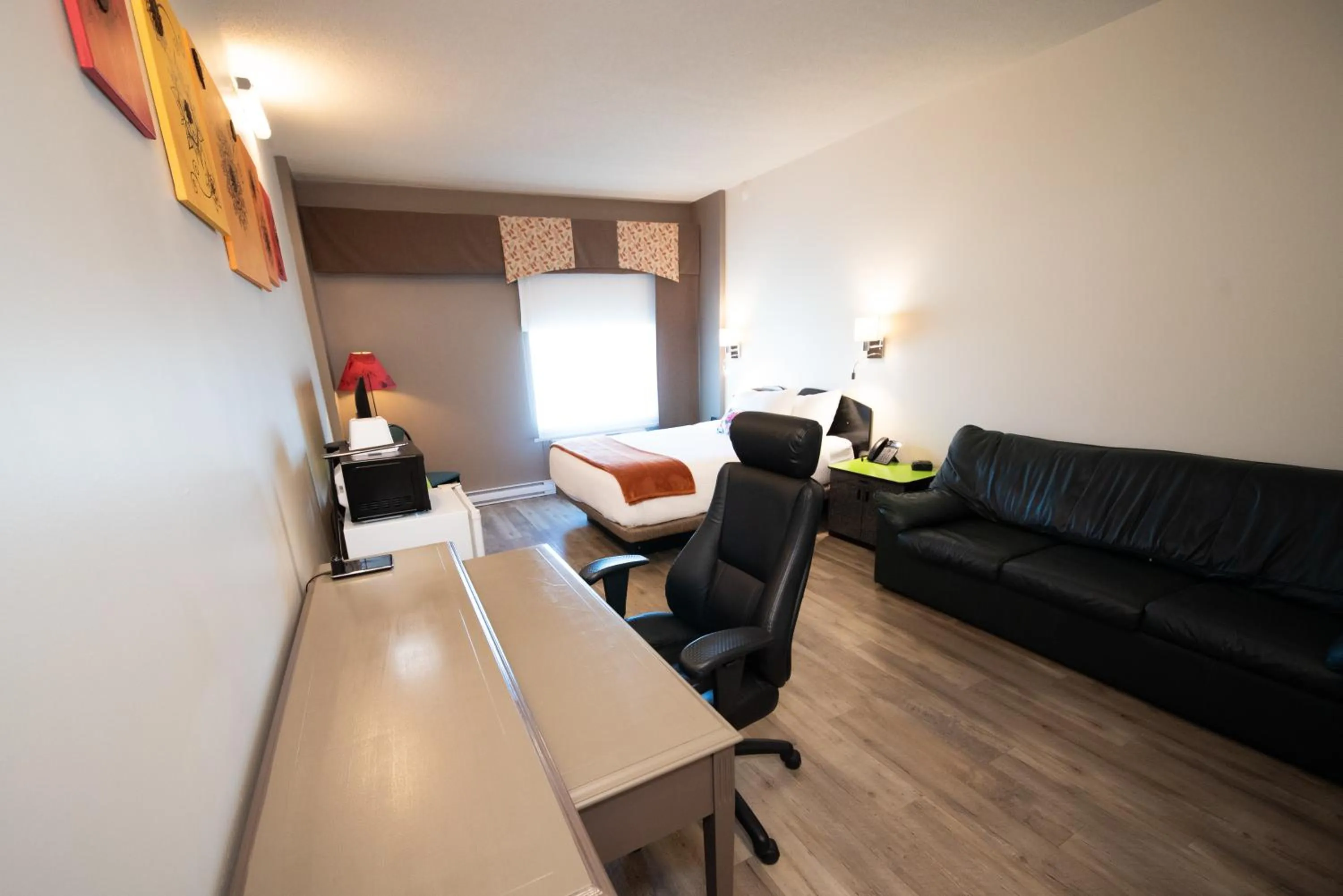 Seating area in Days Inn by Wyndham Berthierville