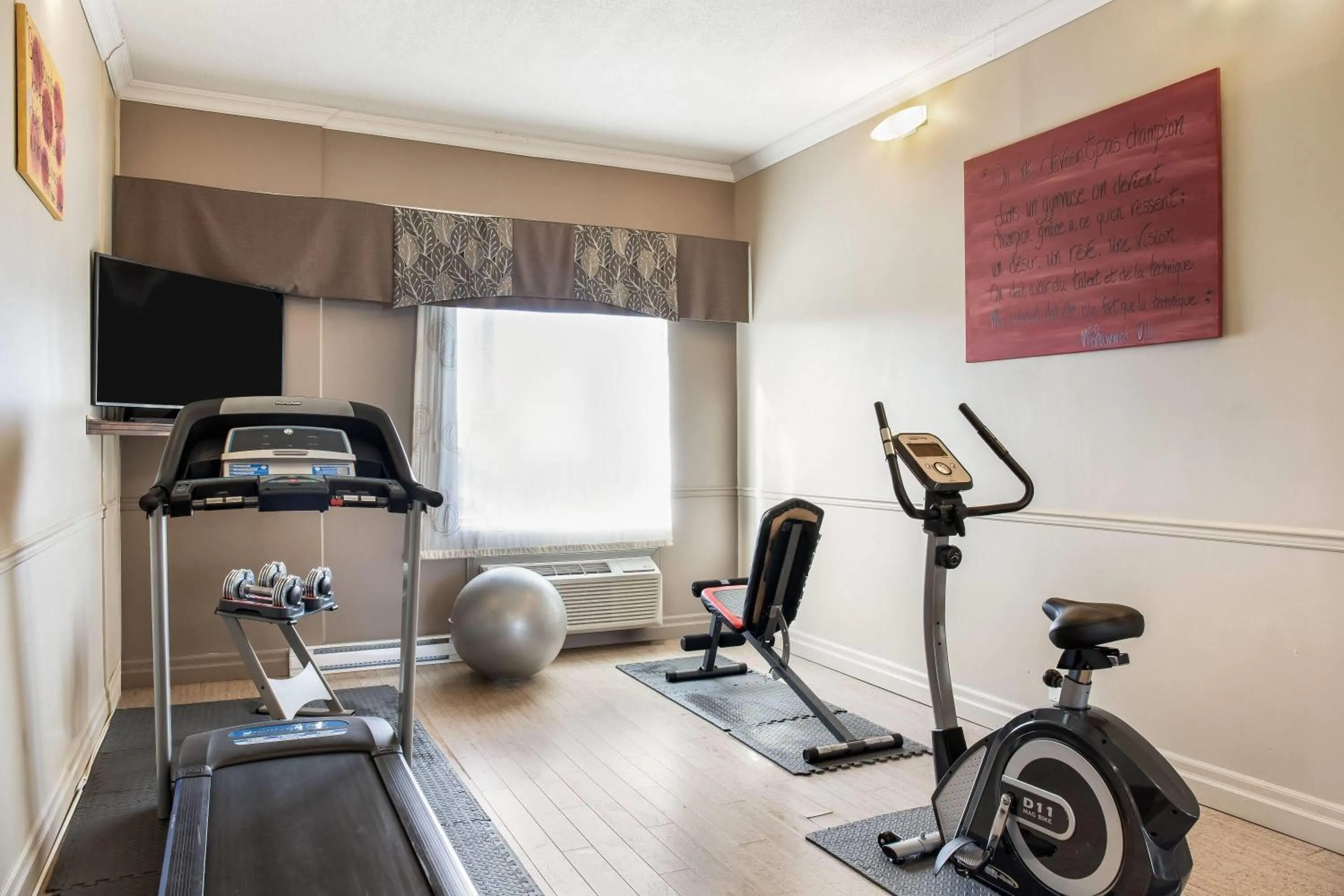 Fitness centre/facilities in Days Inn by Wyndham Berthierville