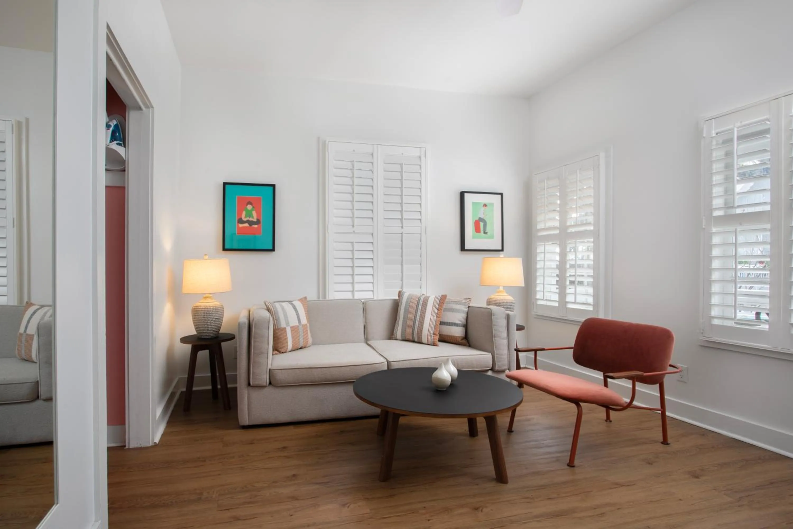 Living room in Paradise Inn - Adult Exclusive