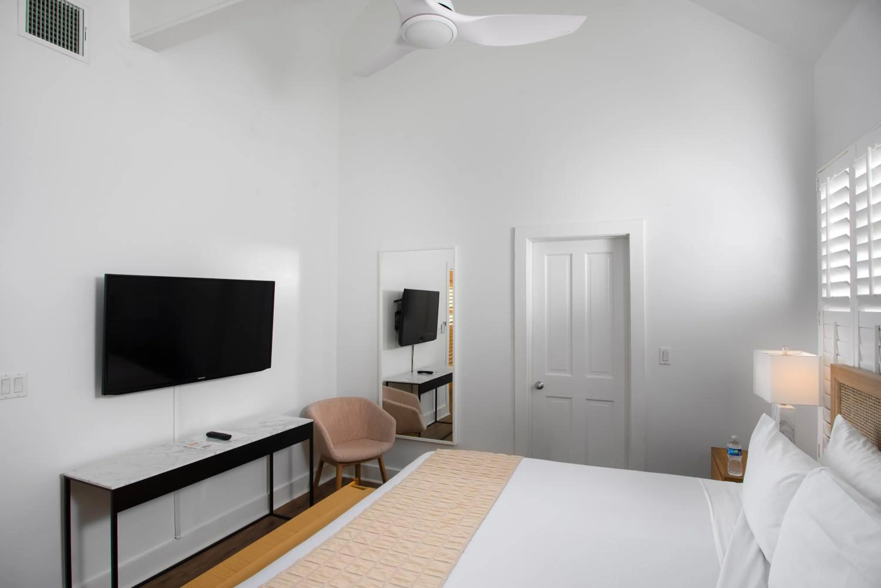 Bedroom, Bed in Paradise Inn - Adult Exclusive