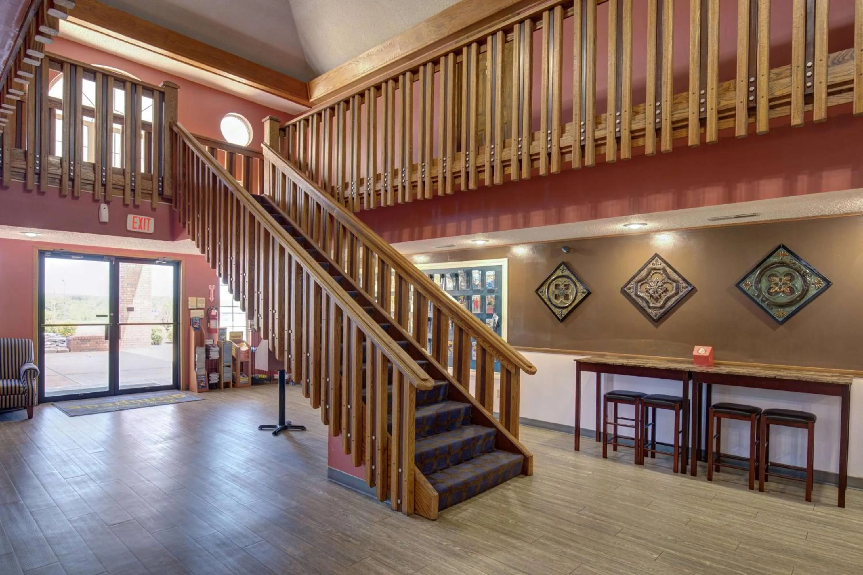 Lobby or reception in Howard Johnson by Wyndham Branson Theatre District