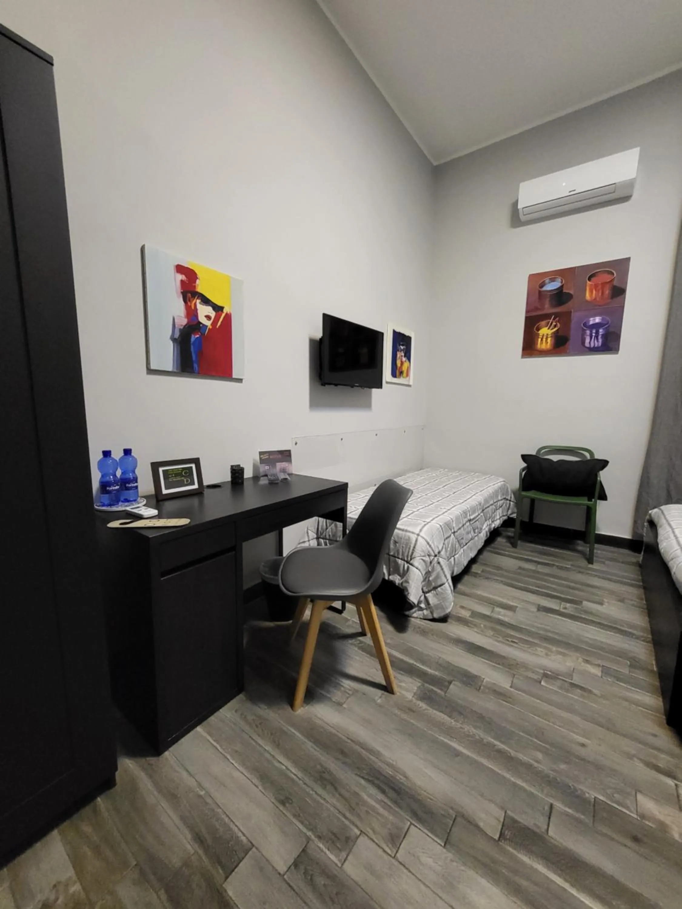 Photo of the whole room in Caio Duilio B&B