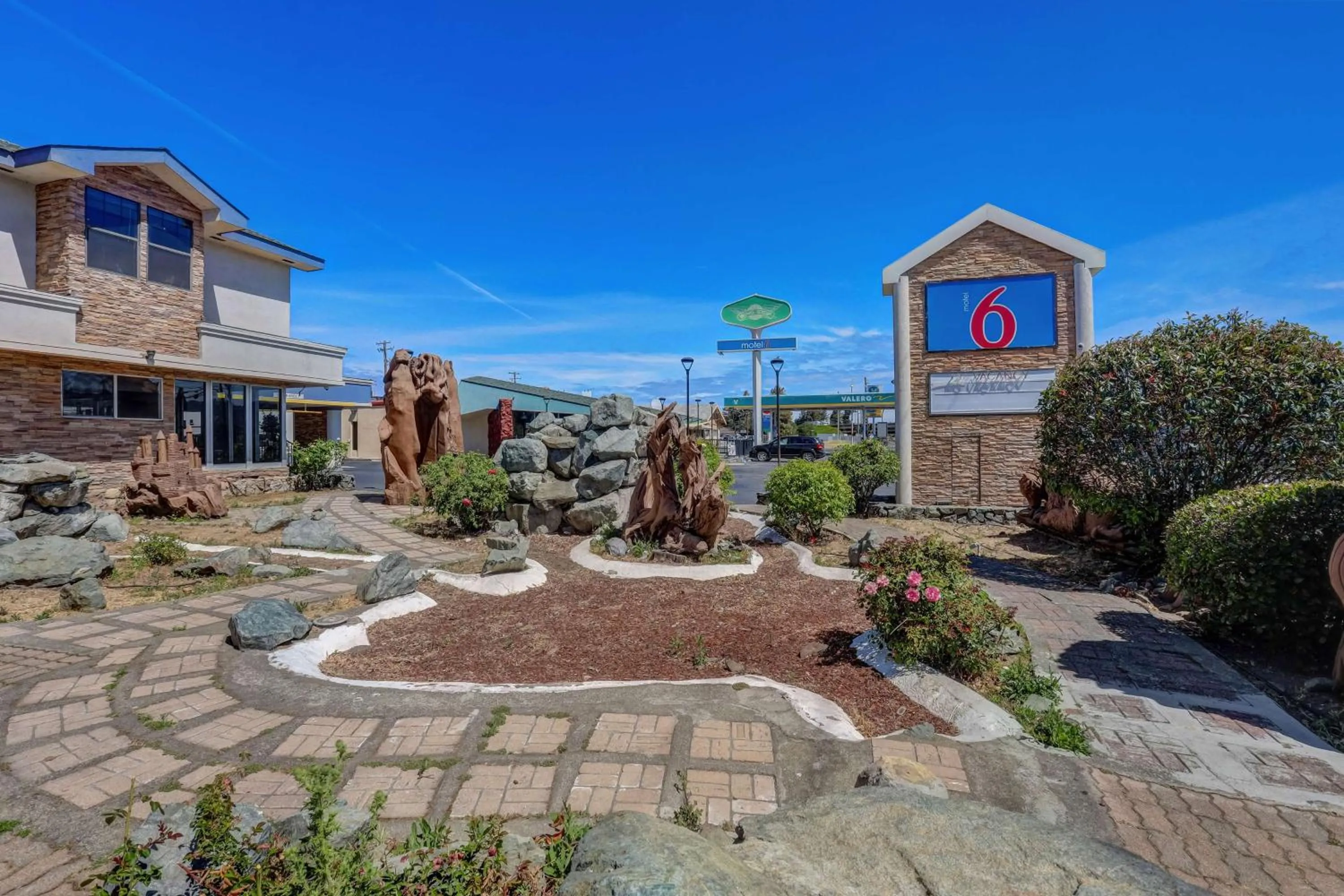 Property building in Motel 6-Ukiah, CA - North