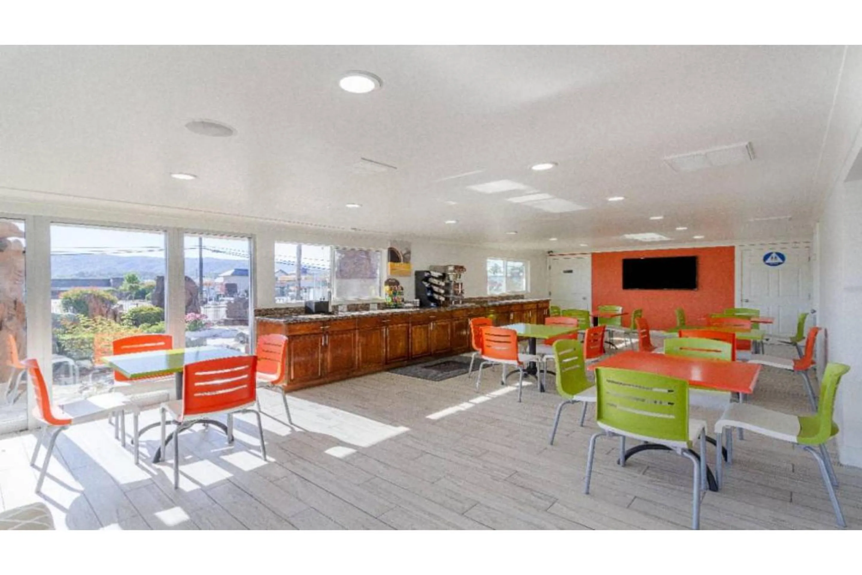 Restaurant/places to eat in Motel 6-Ukiah, CA - North