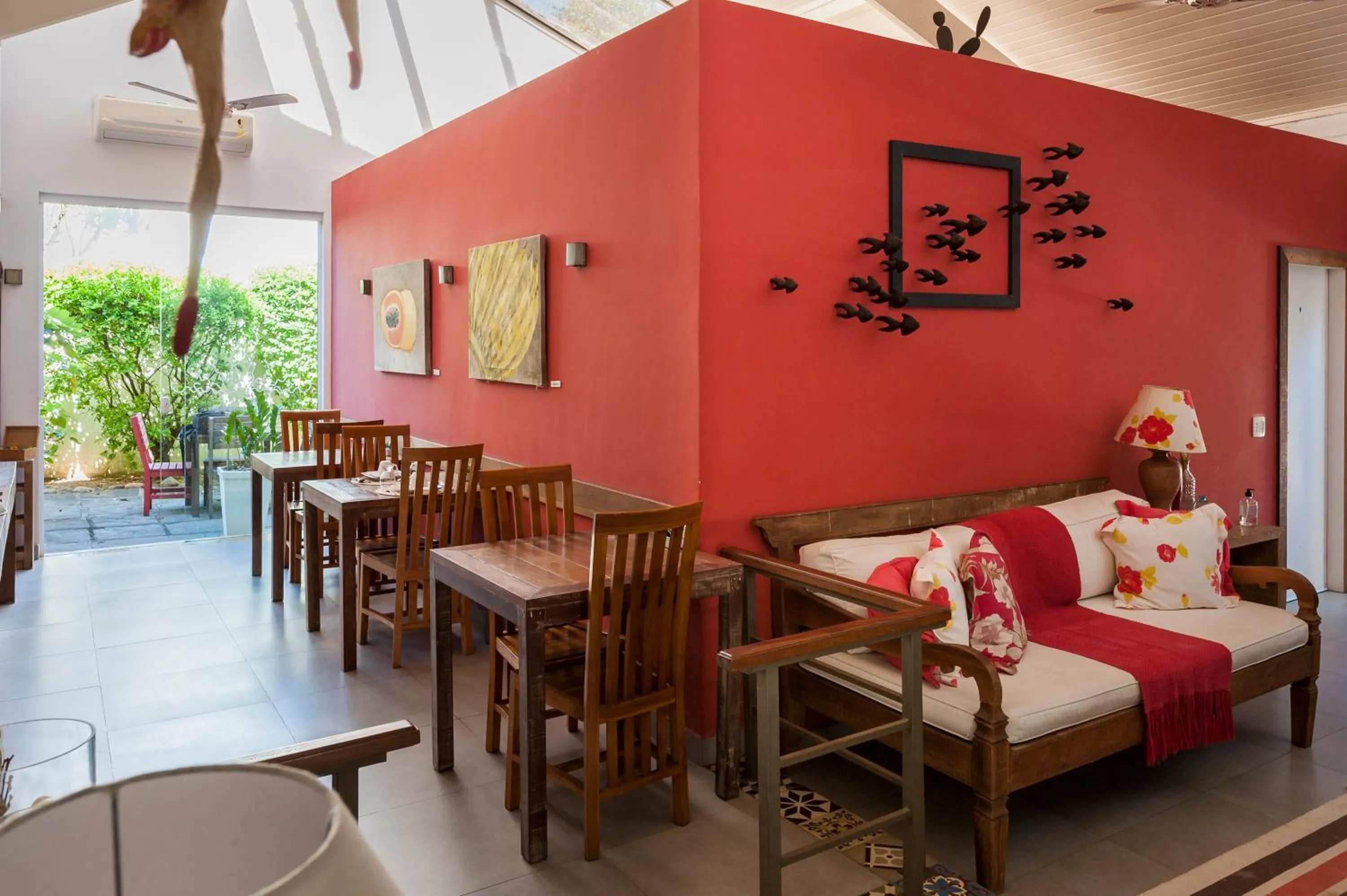 Restaurant/places to eat in Pousada da Cyssa