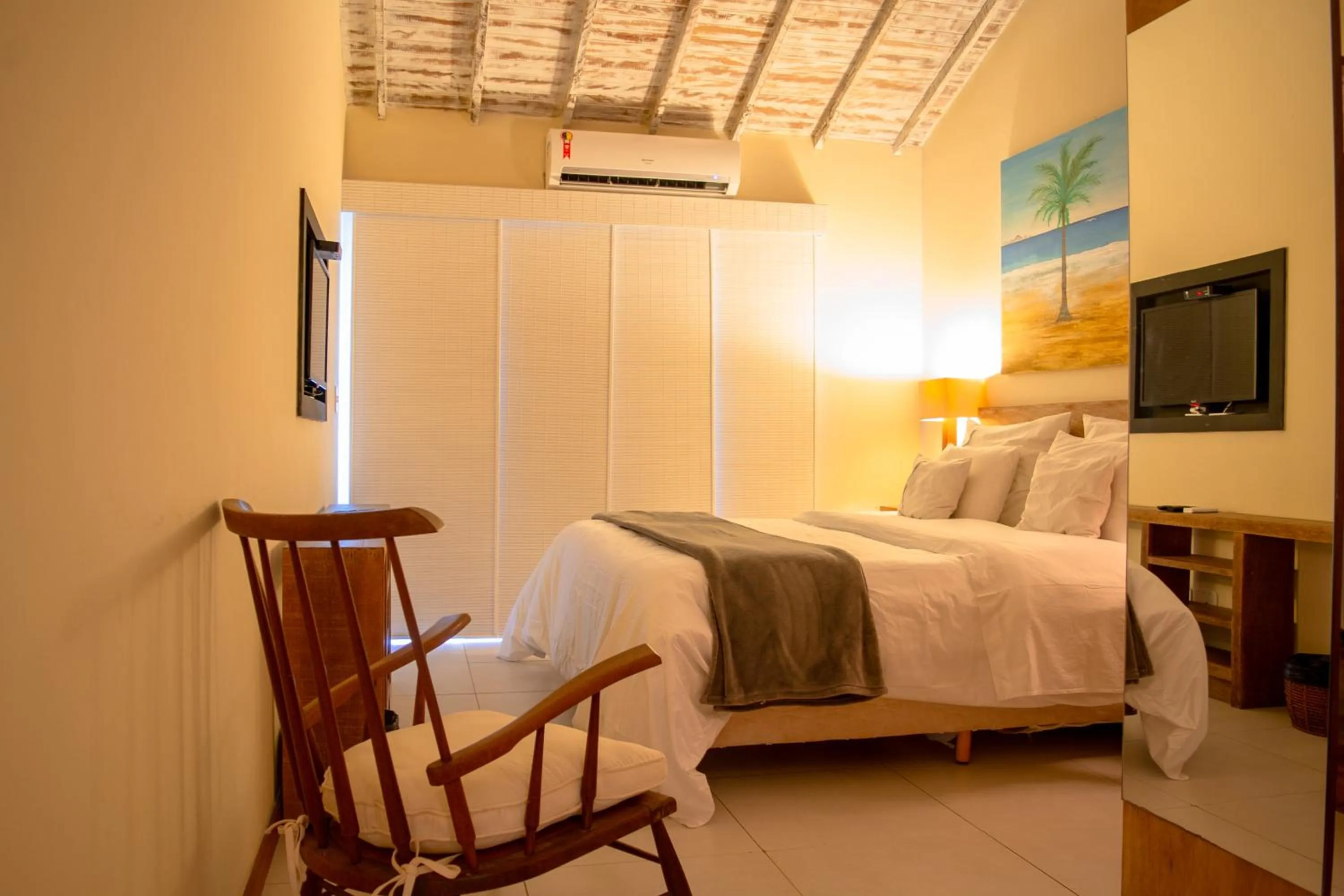 Photo of the whole room, Bed in Pousada da Cyssa