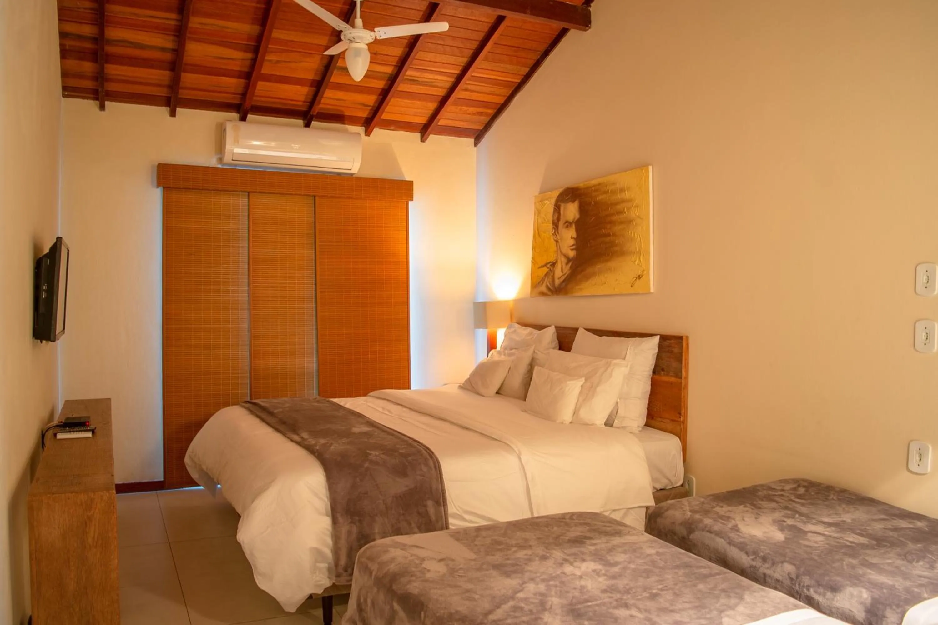 Bedroom, Bed in Pousada da Cyssa