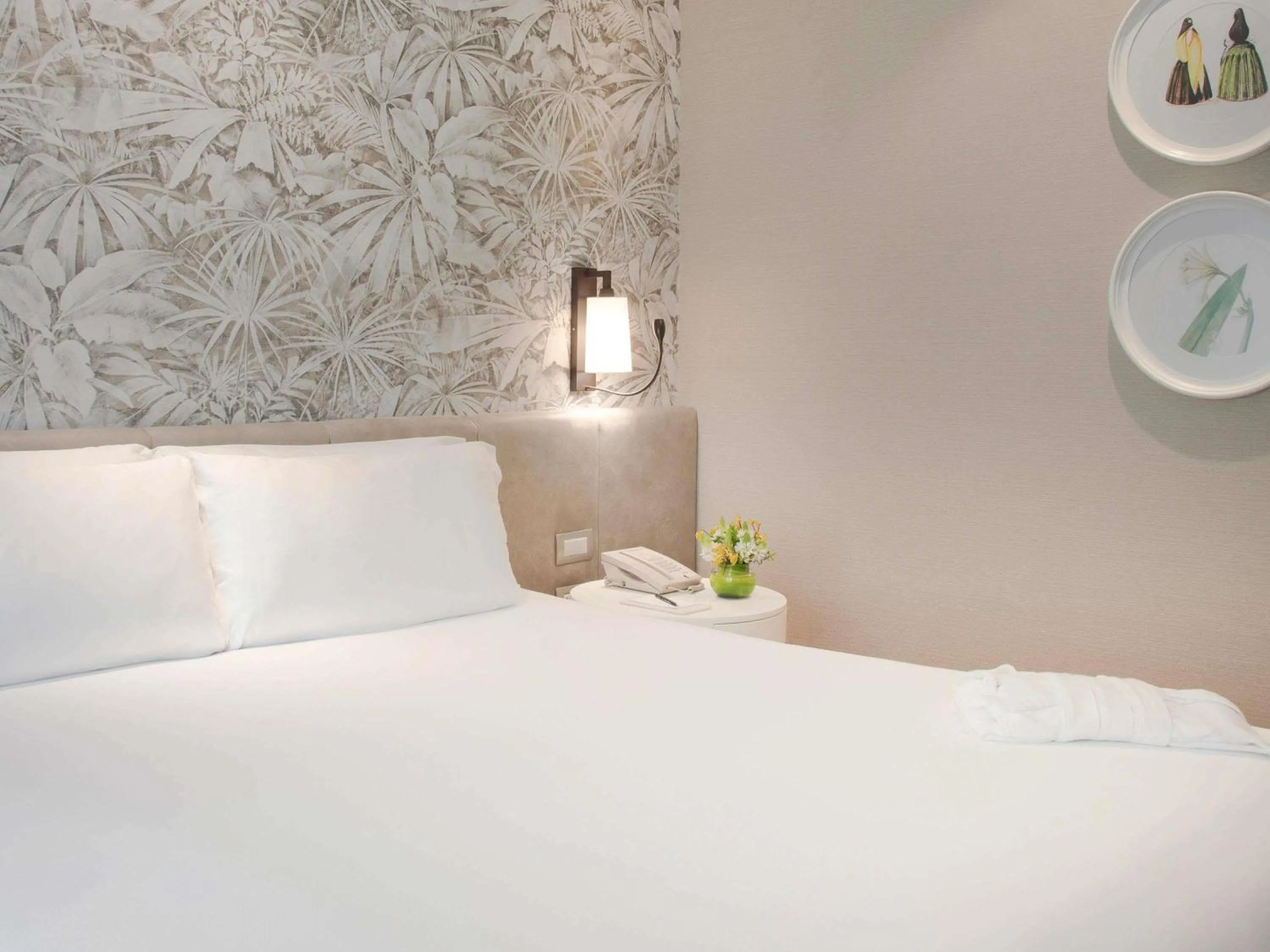 Bedroom, Bed in Manto Hotel Lima - MGallery Collection