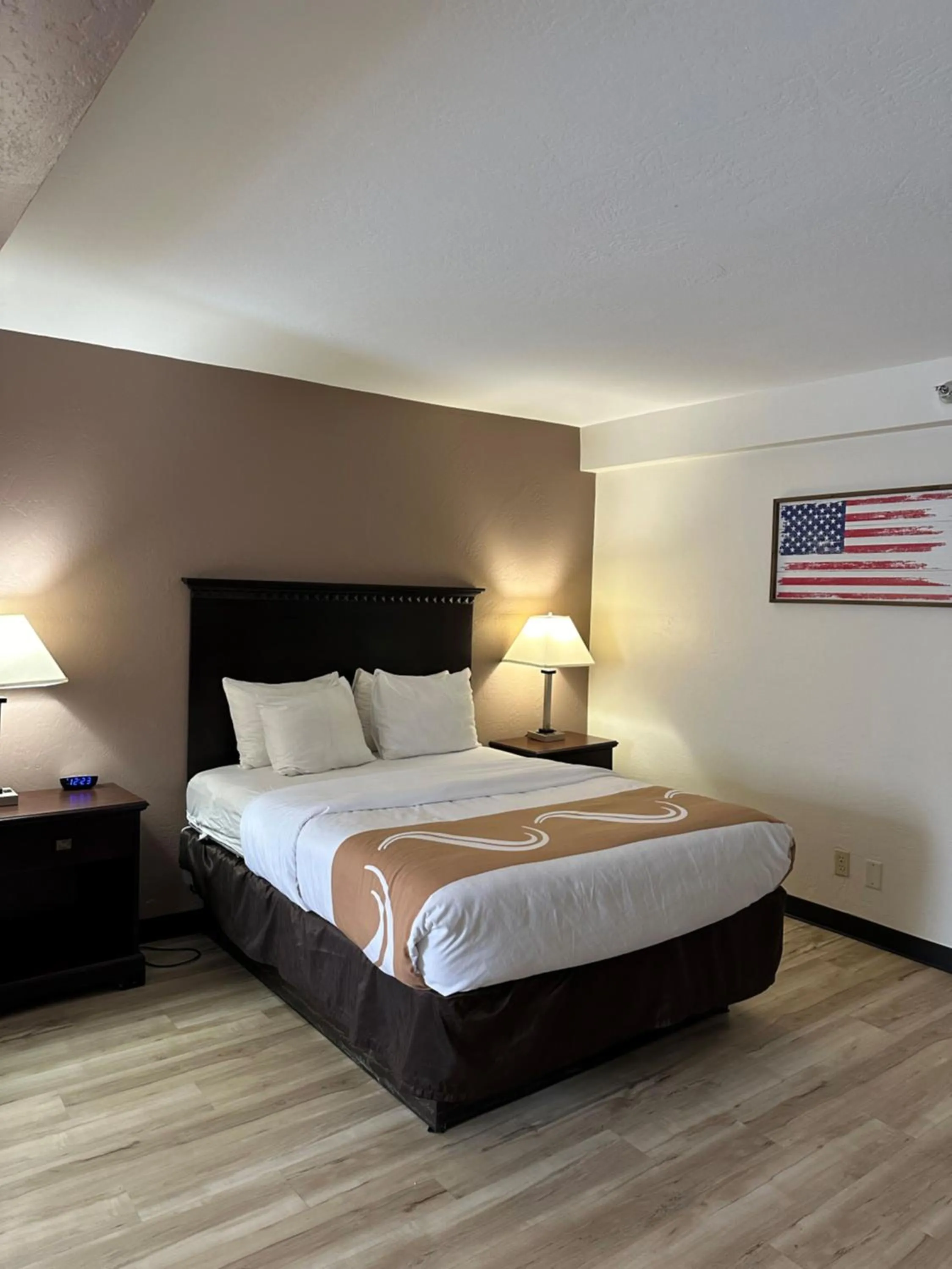 Bed in Wingate by Wyndham Gunnison Near Western Colorado University