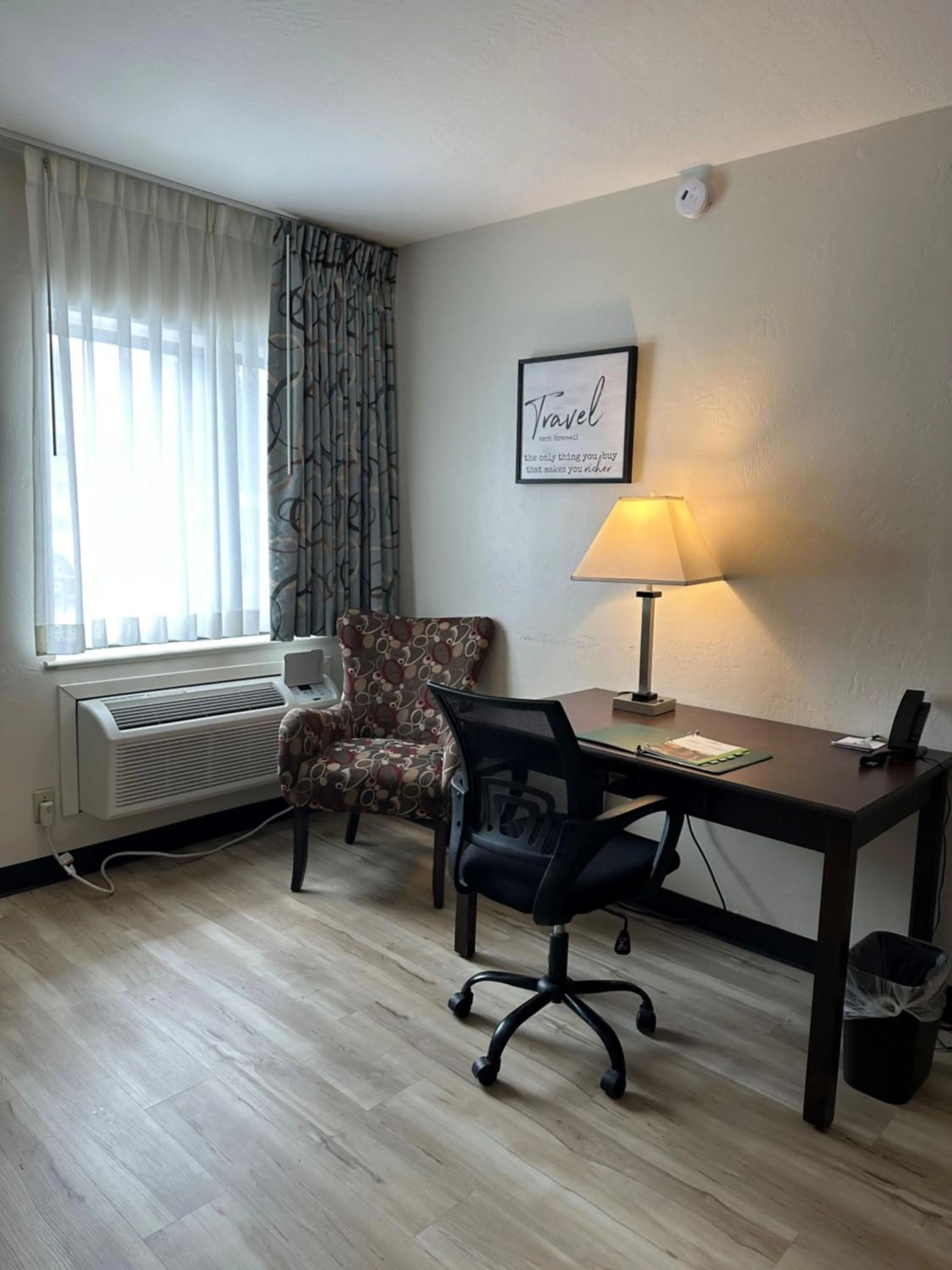 Seating area in Wingate by Wyndham Gunnison Near Western Colorado University