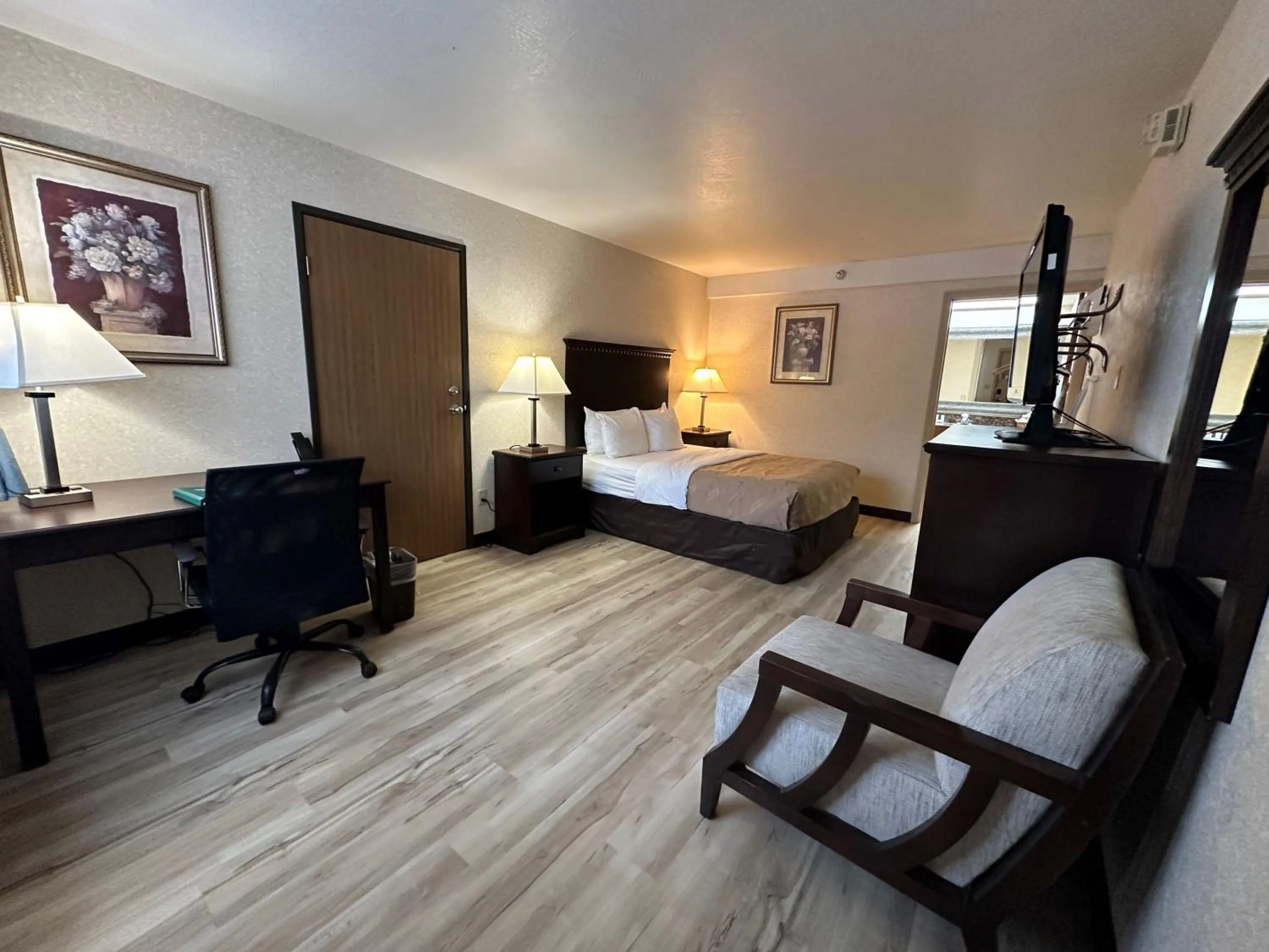 Bed in Wingate by Wyndham Gunnison Near Western Colorado University