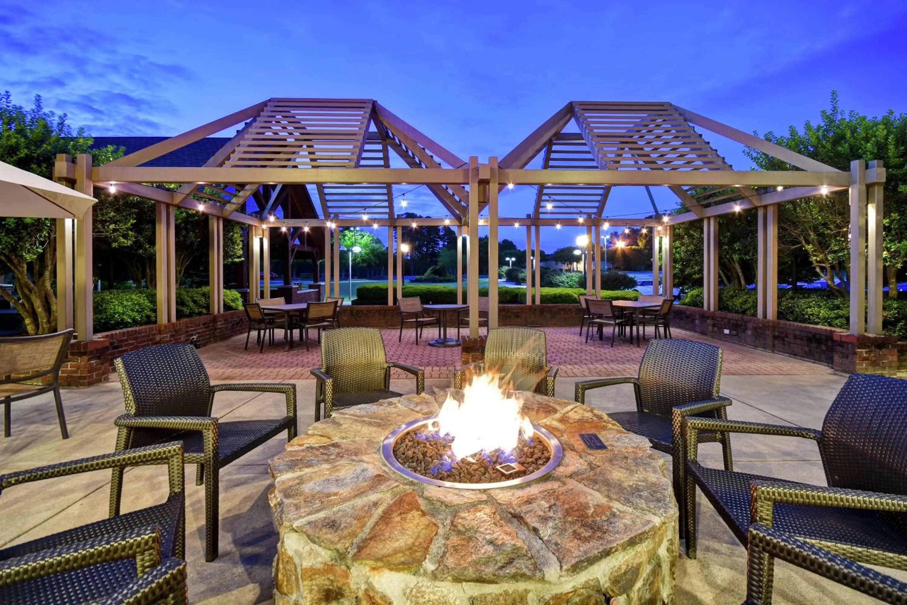 Patio in Embassy Suites Greenville Golf Resort & Conference Center