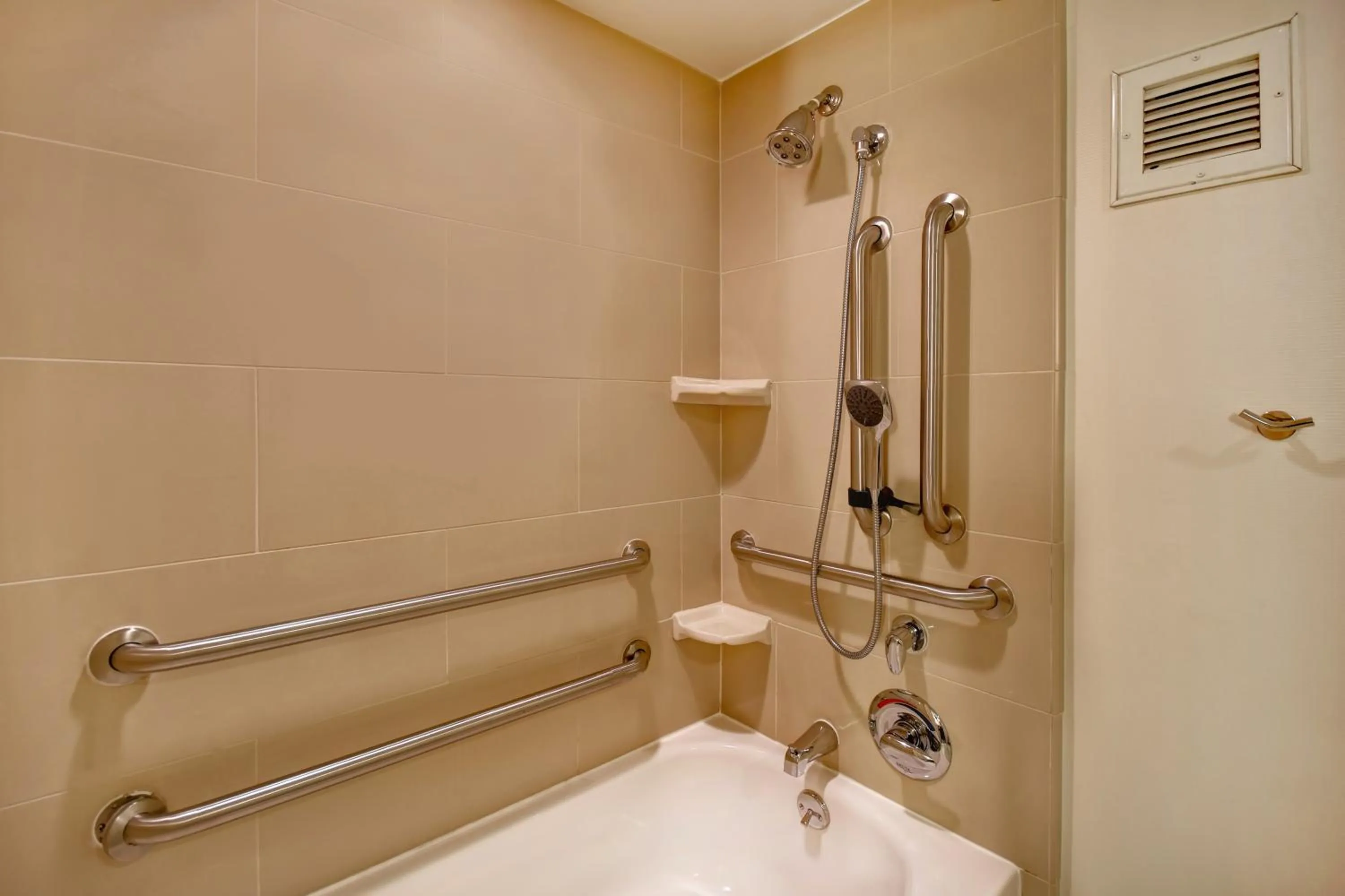 Bathroom in Embassy Suites Greenville Golf Resort & Conference Center