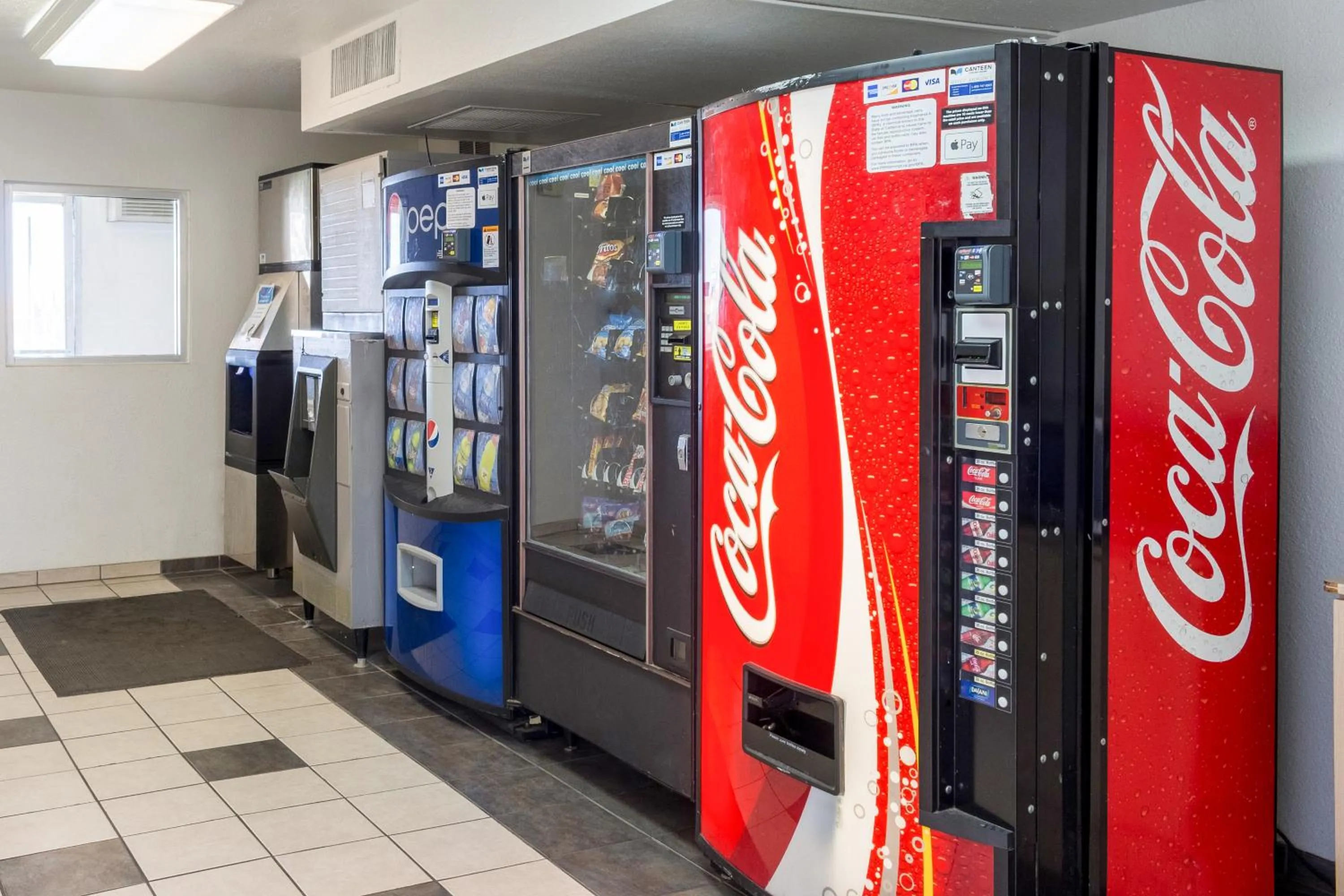 vending machine in Motel 6-Mojave, CA - Airport