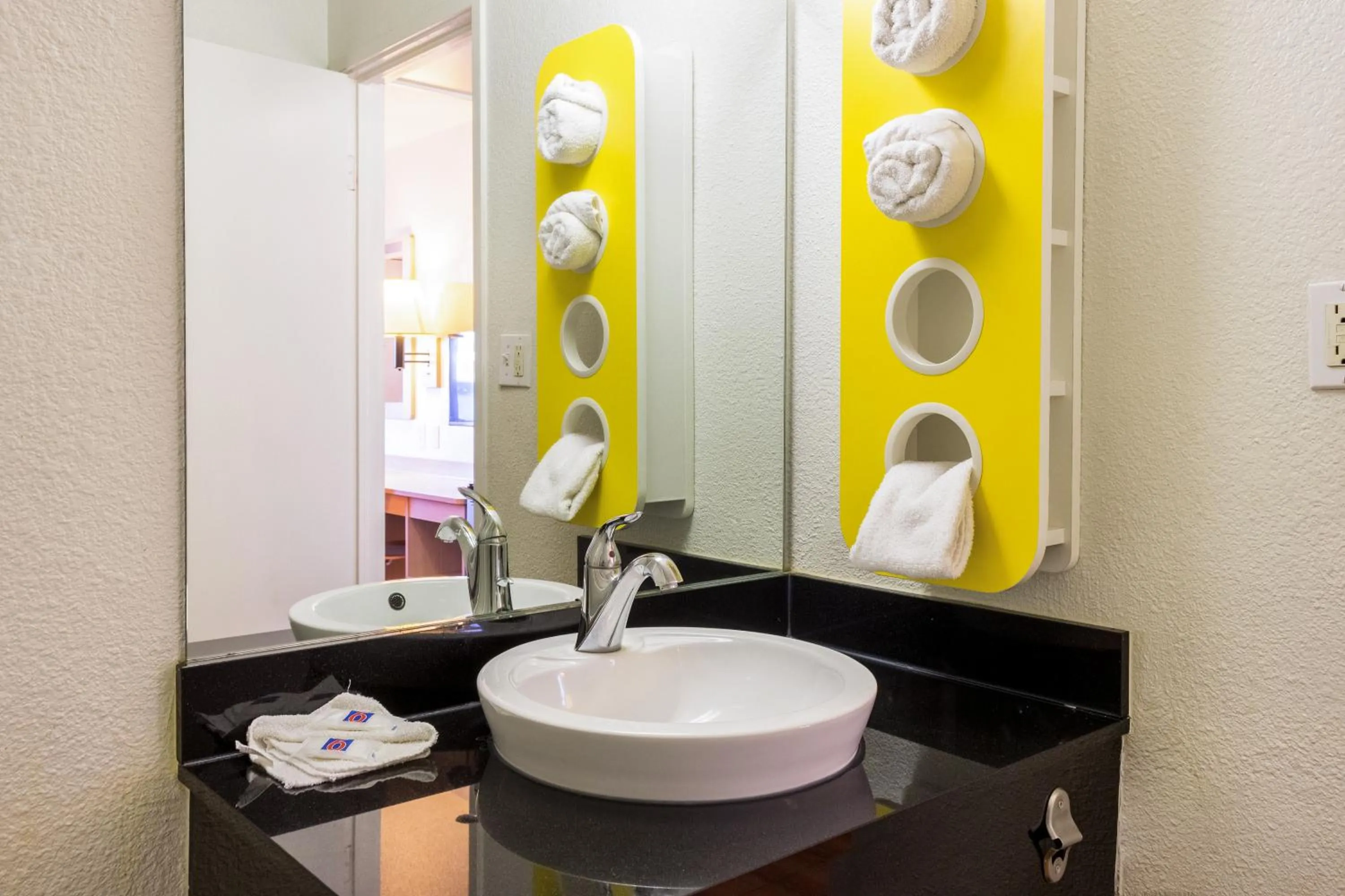 Bathroom in Motel 6-Mojave, CA - Airport