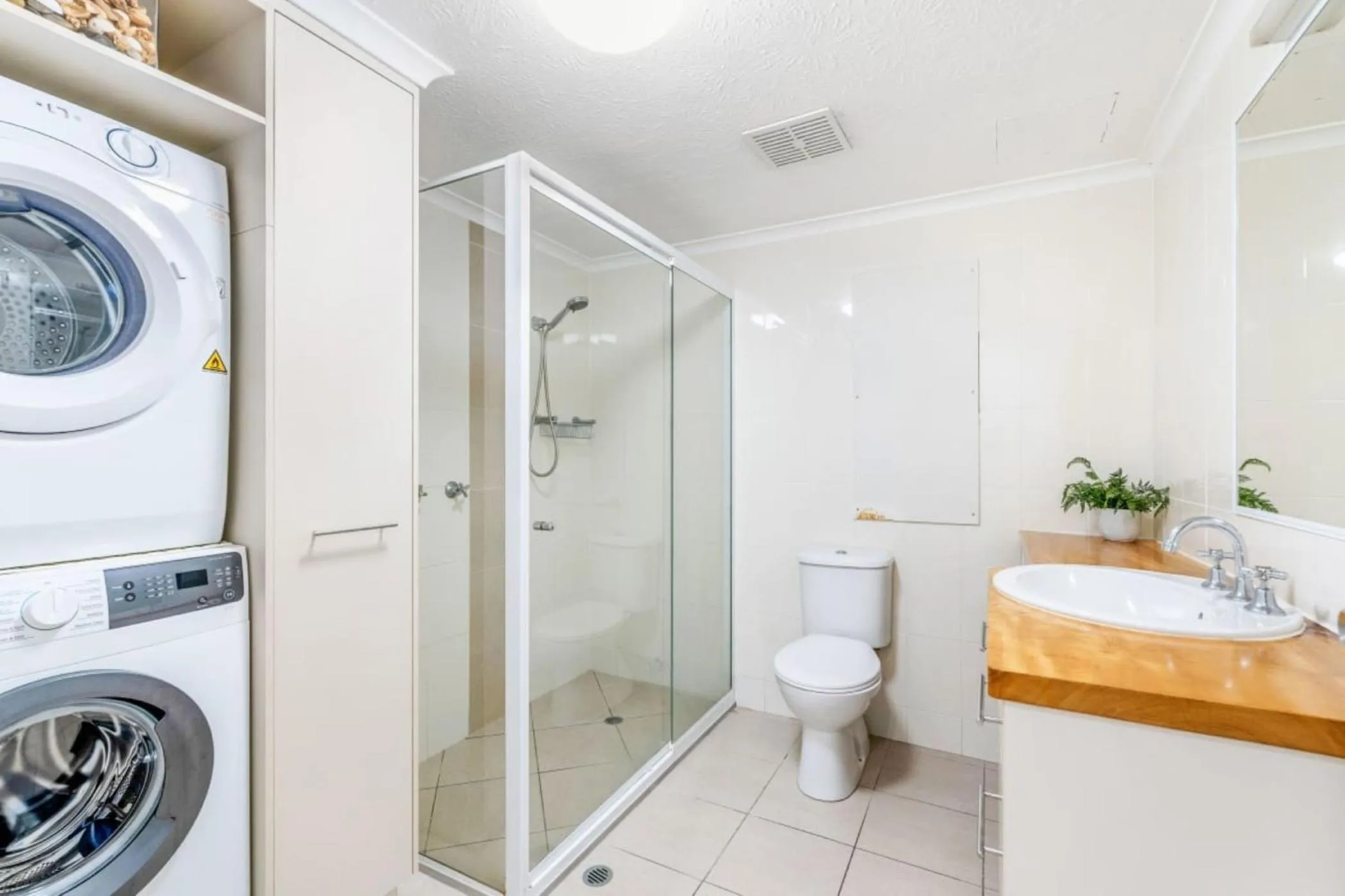 Shower in Shelly Bay Resort