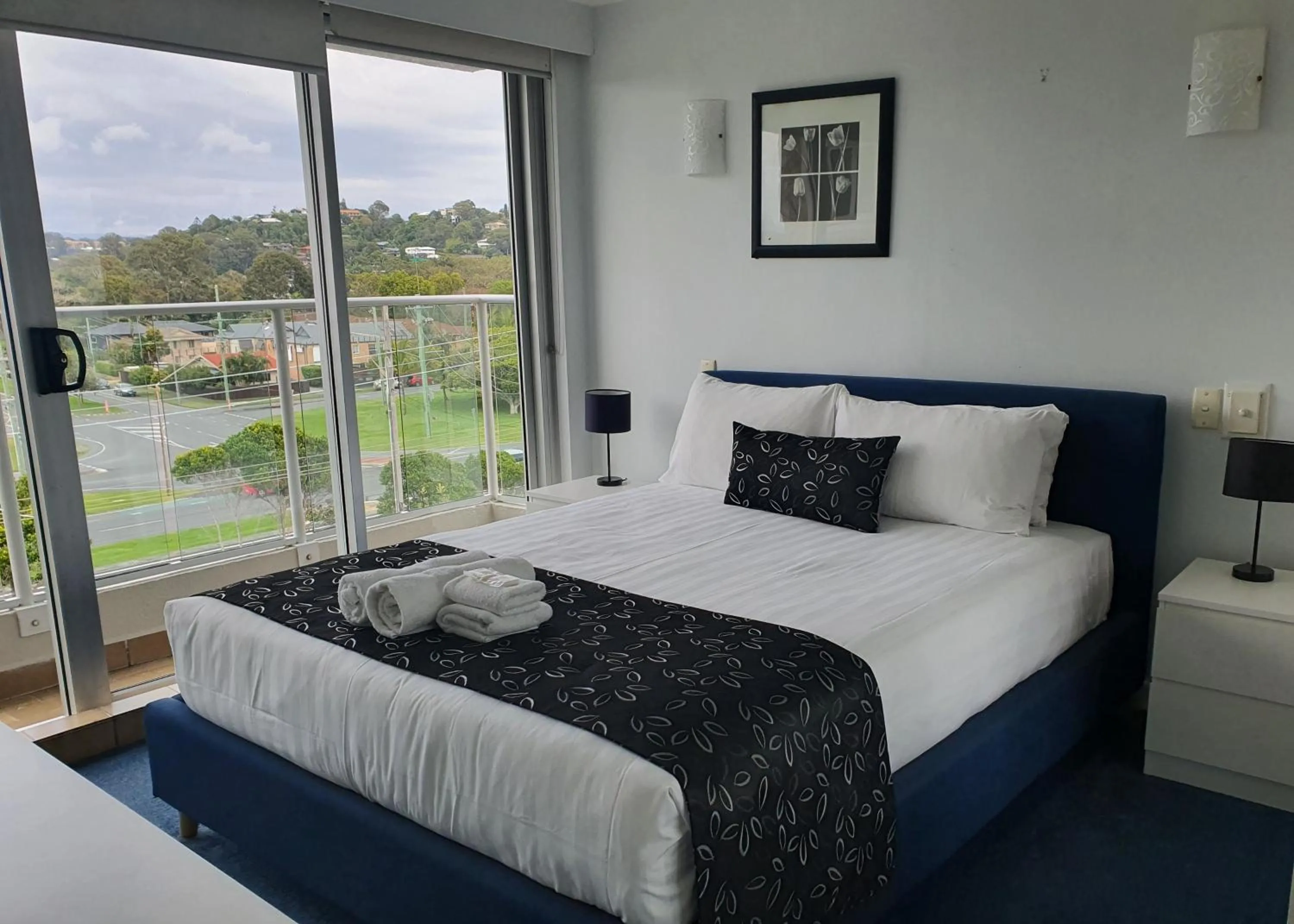 Bedroom, Bed in Pacific Surf Absolute Beachfront Apartments