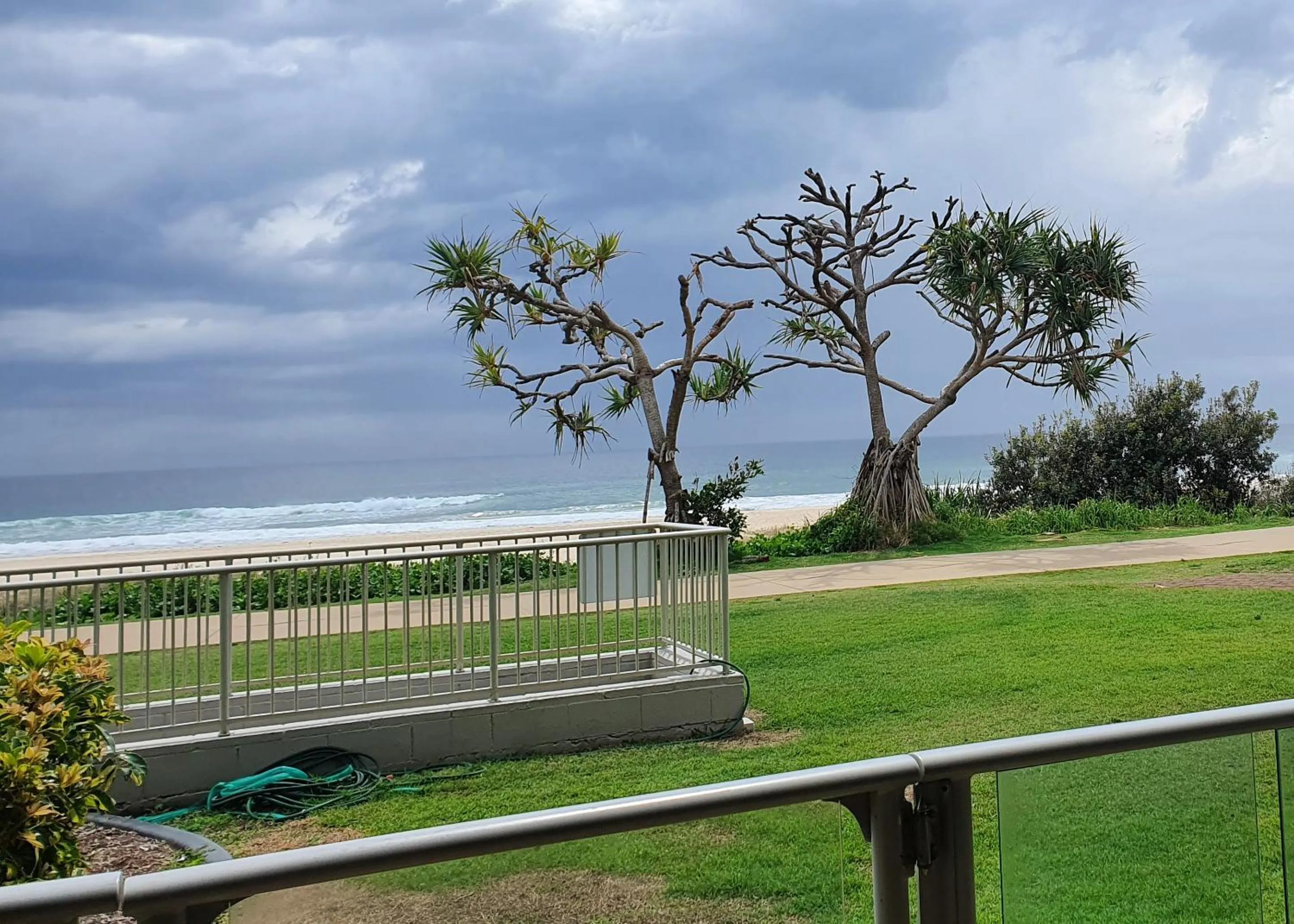 Pacific Surf Absolute Beachfront Apartments