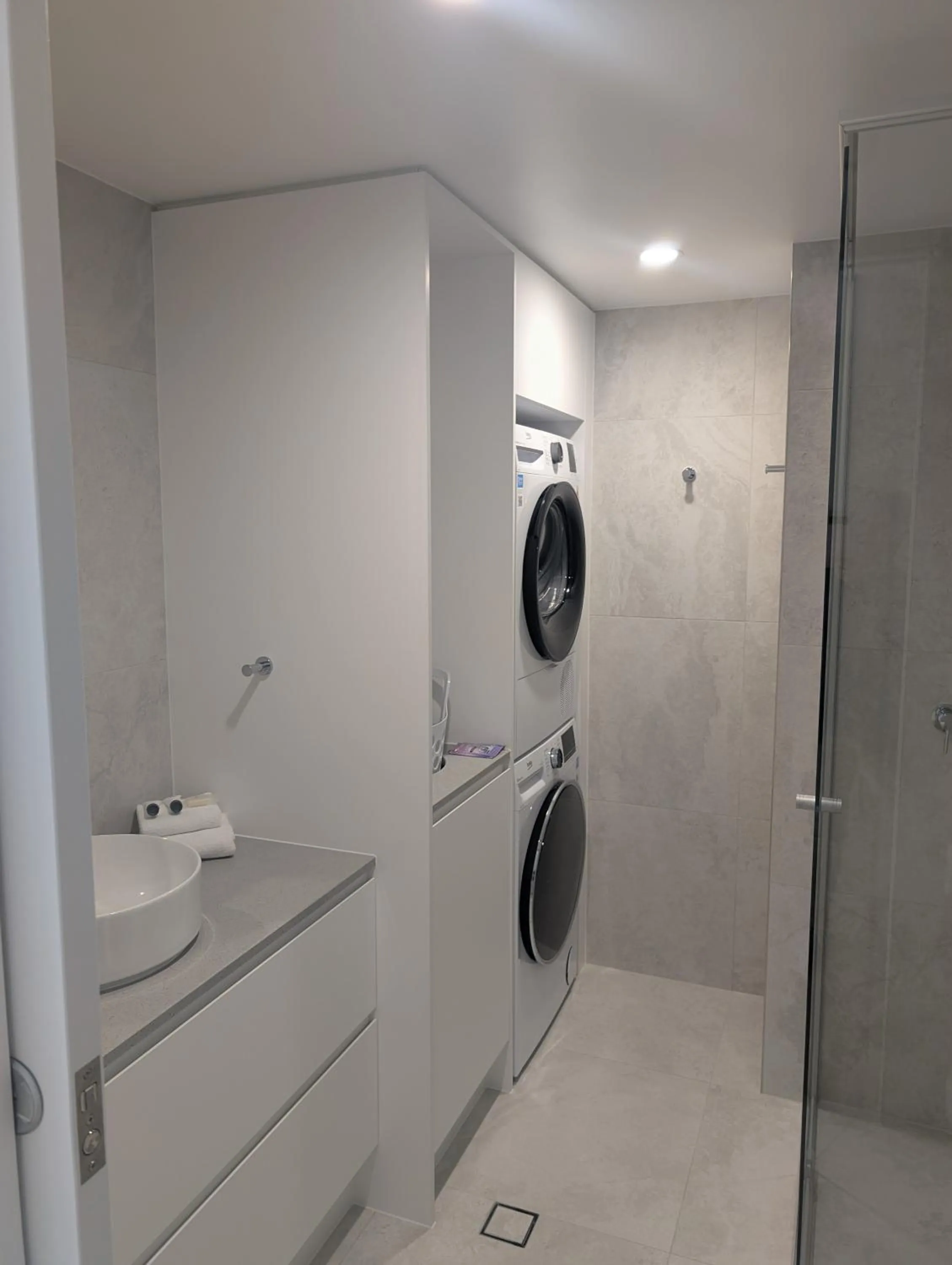 Pacific Surf Absolute Beachfront Apartments