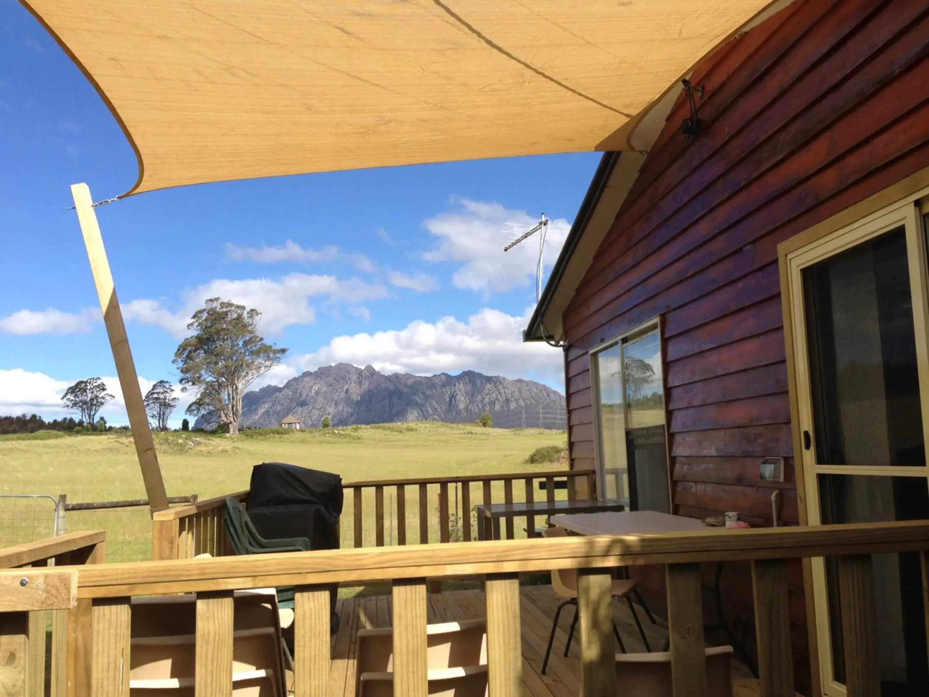 Three-Bedroom Cottage in AAA Granary Accommodation Three-Bedroom Cottage in AAA Granary Accommodation