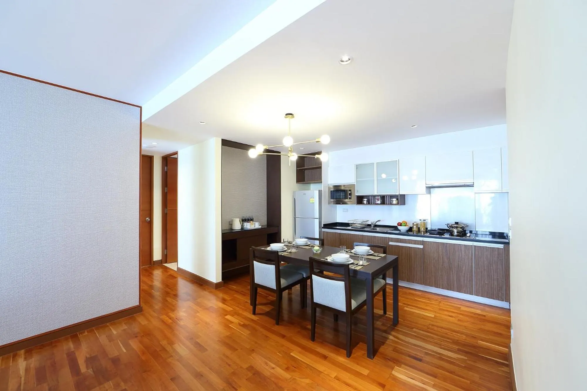 Kitchen or kitchenette in Amanta Hotel & Residence Ratchada