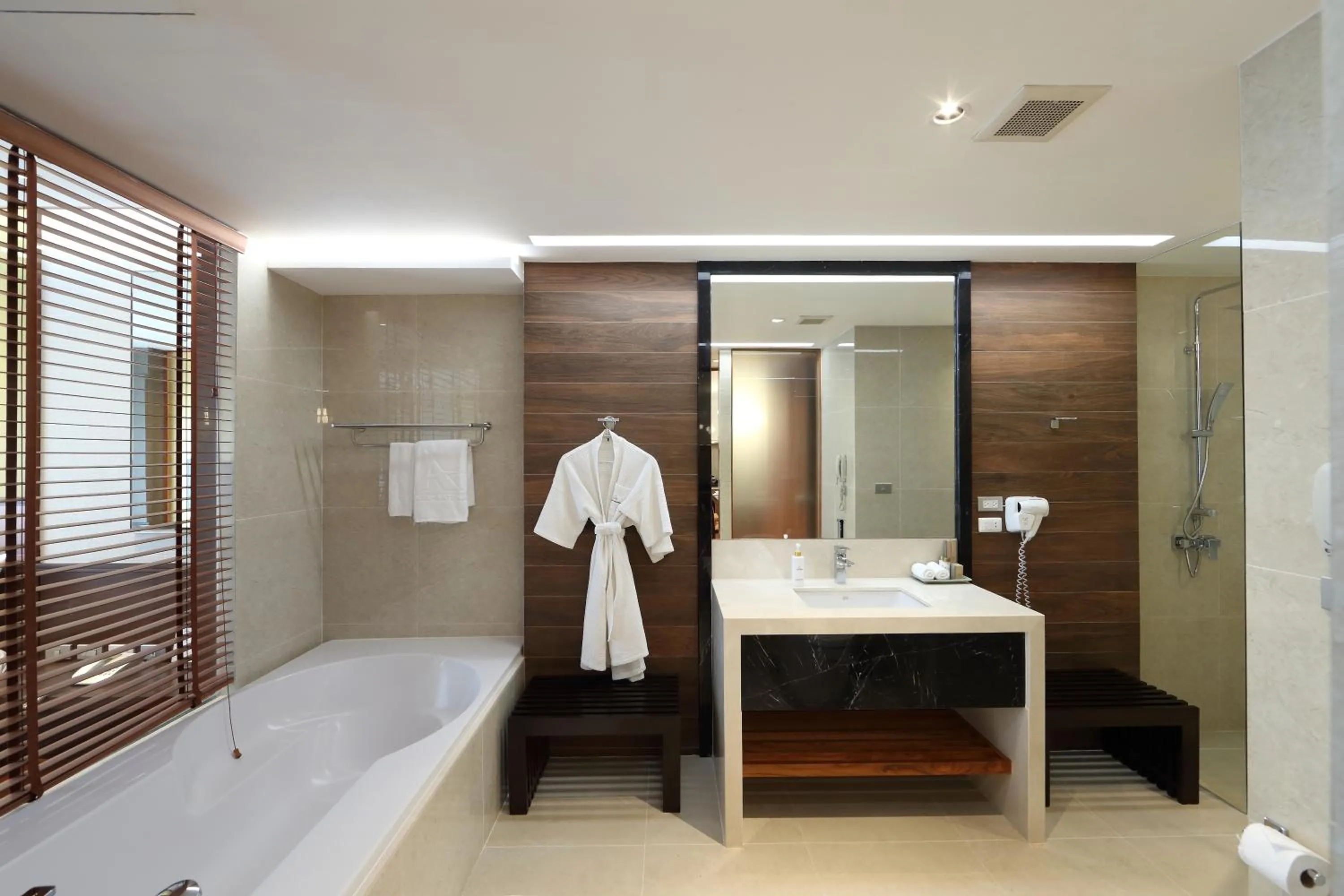 Shower in Amanta Hotel & Residence Ratchada