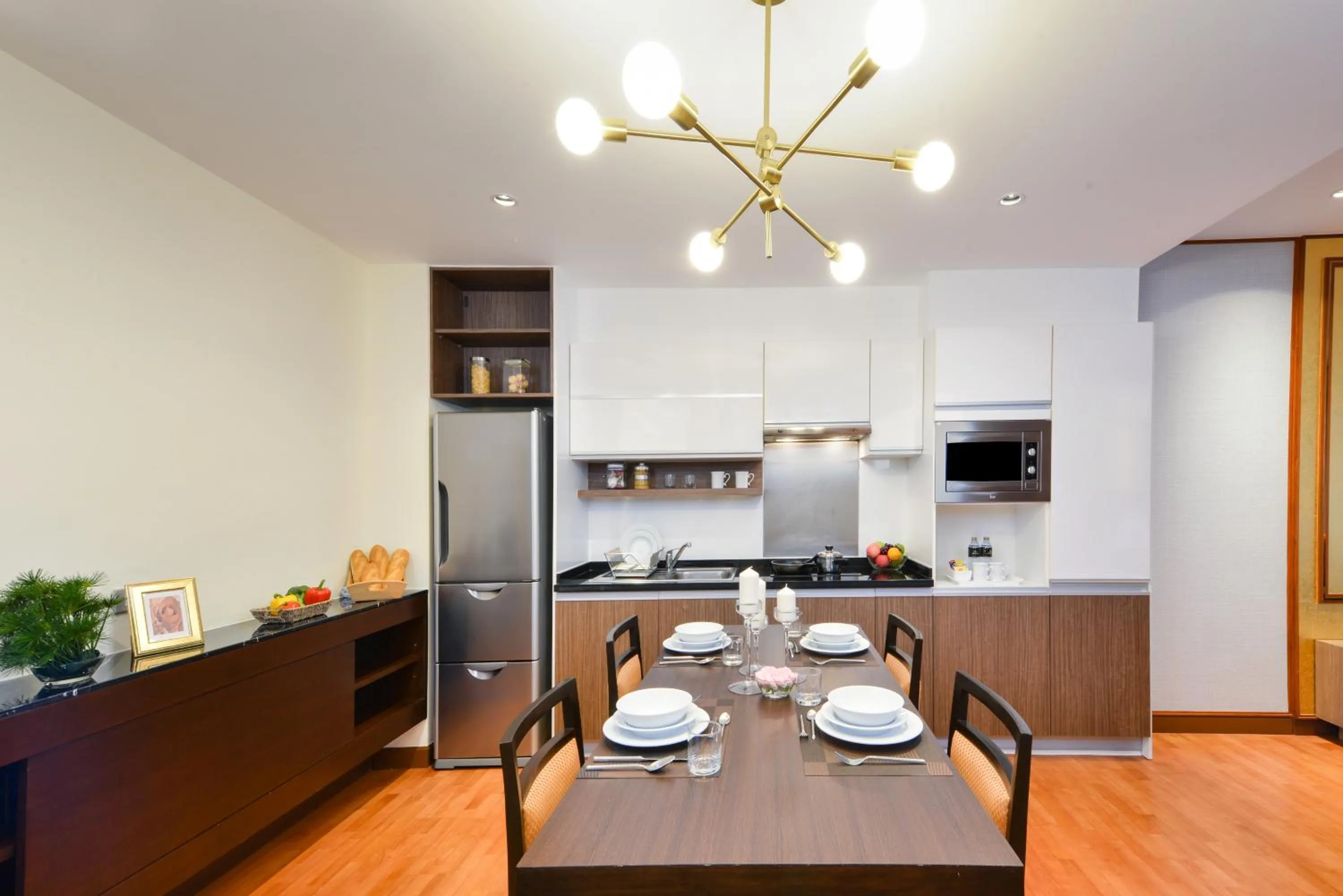 Kitchen or kitchenette in Amanta Hotel & Residence Ratchada