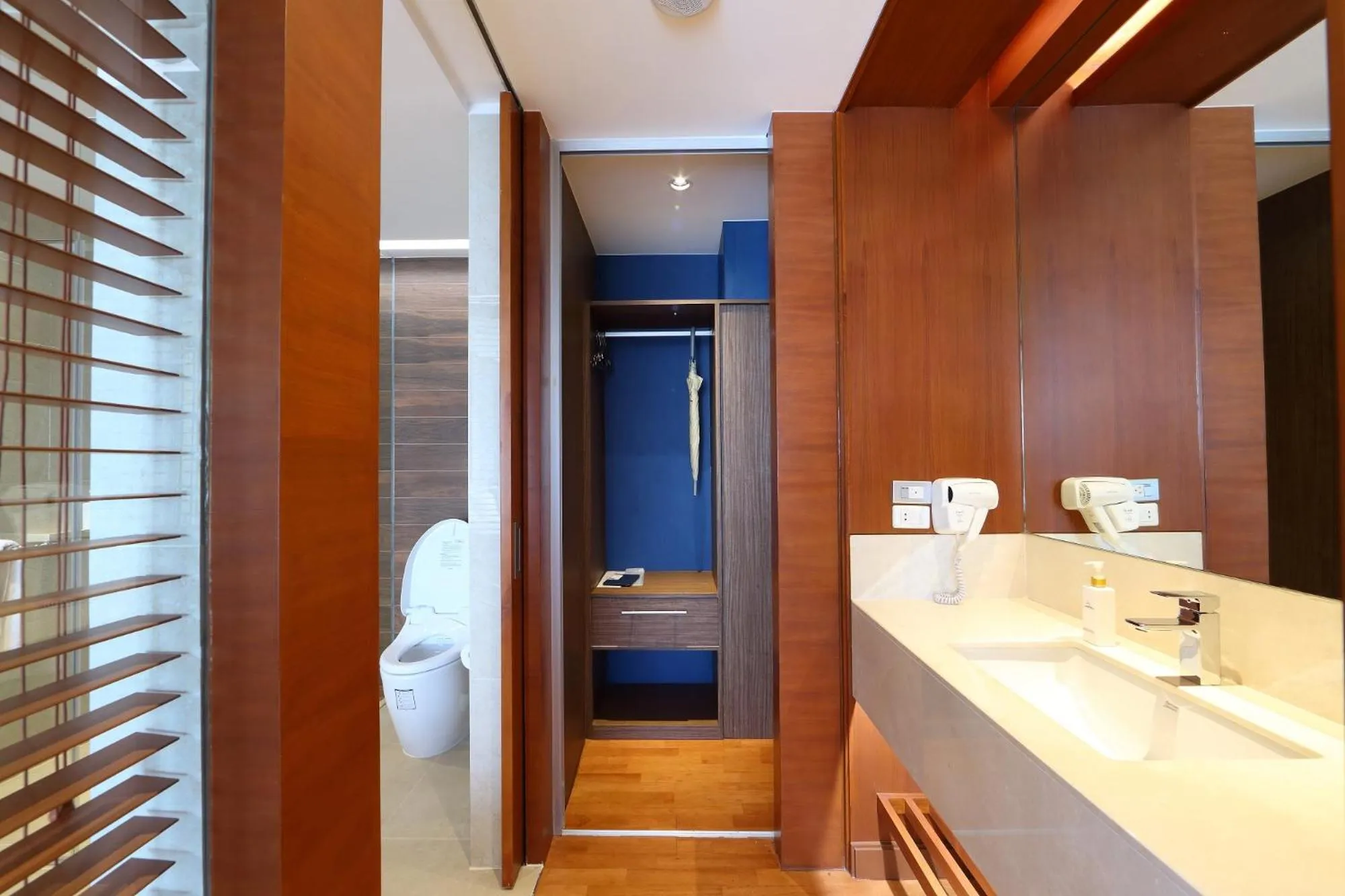 Bathroom in Amanta Hotel & Residence Ratchada