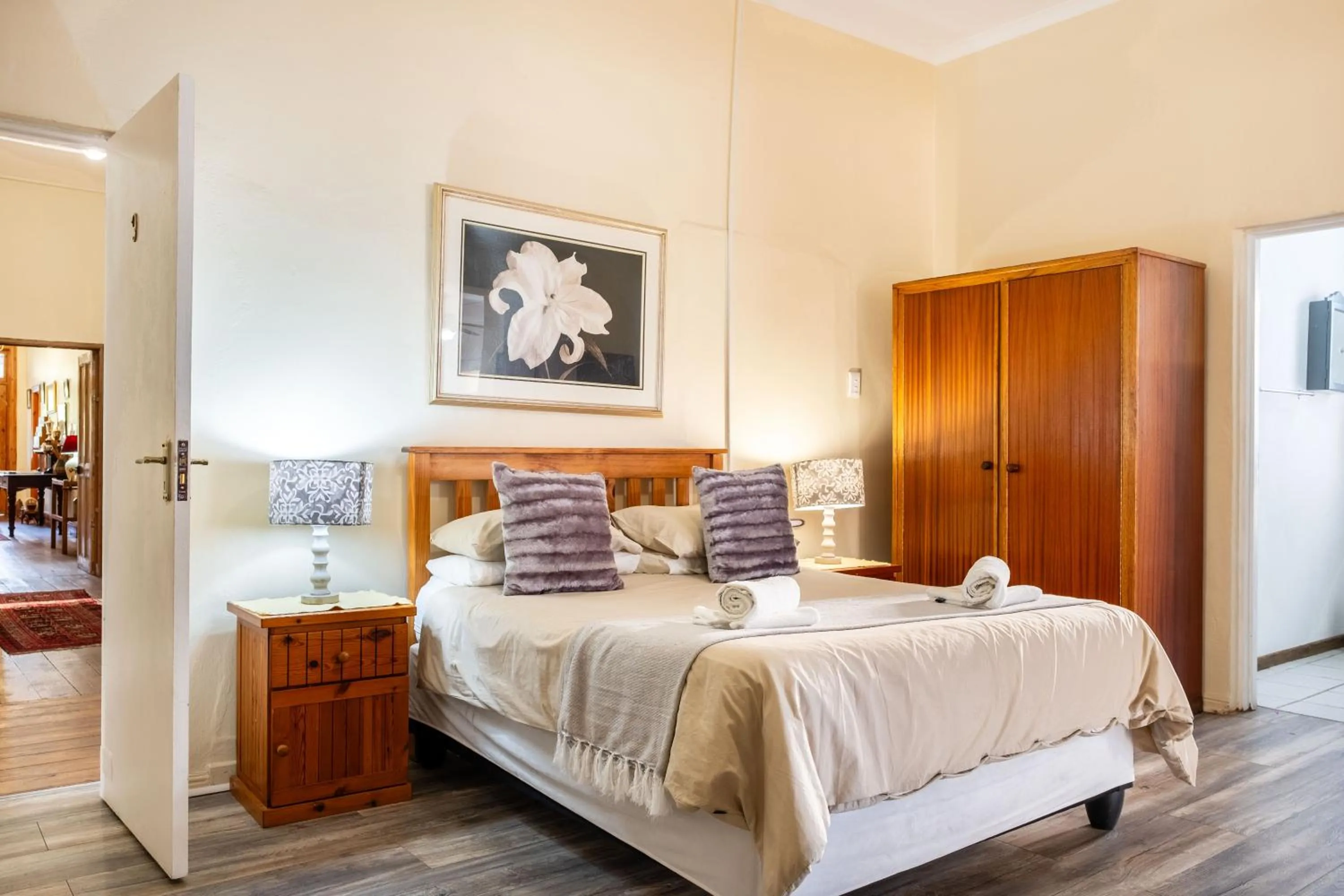 Bed in Karoo Ouberg Guest Lodge