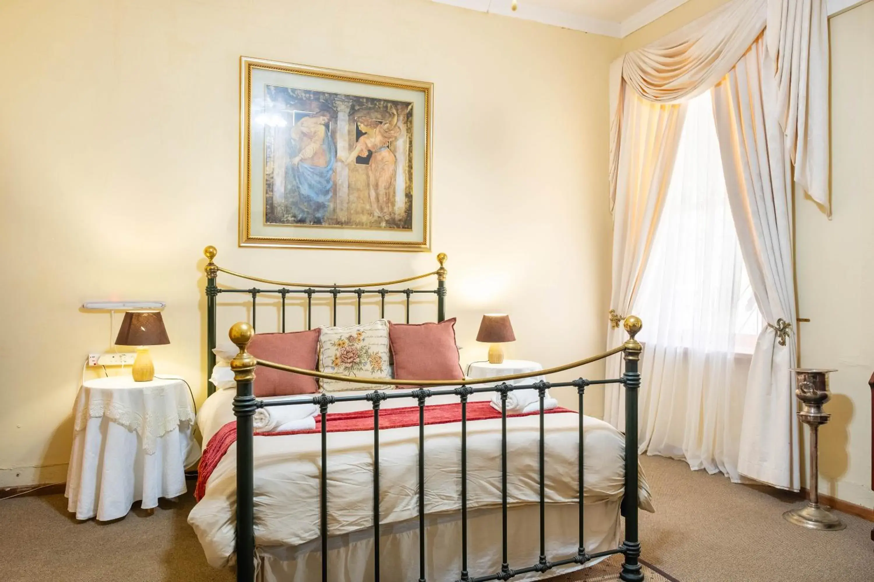 Deluxe Double Room with Bath - single occupancy in Karoo Ouberg Guest Lodge Deluxe Double Room with Bath - single occupancy in Karoo Ouberg Guest Lodge