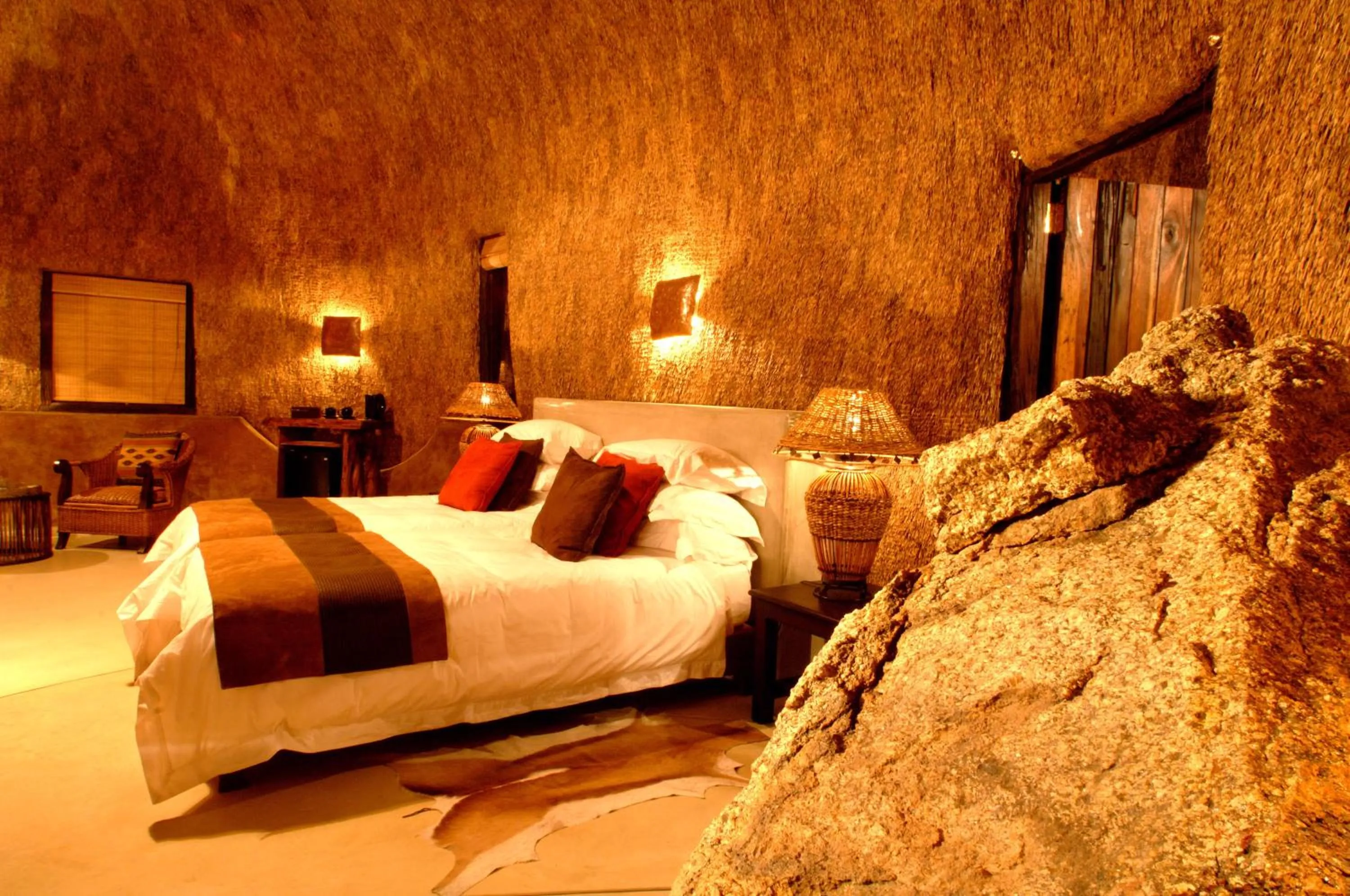 Photo of the whole room, Bed in Naries Namakwa Retreat