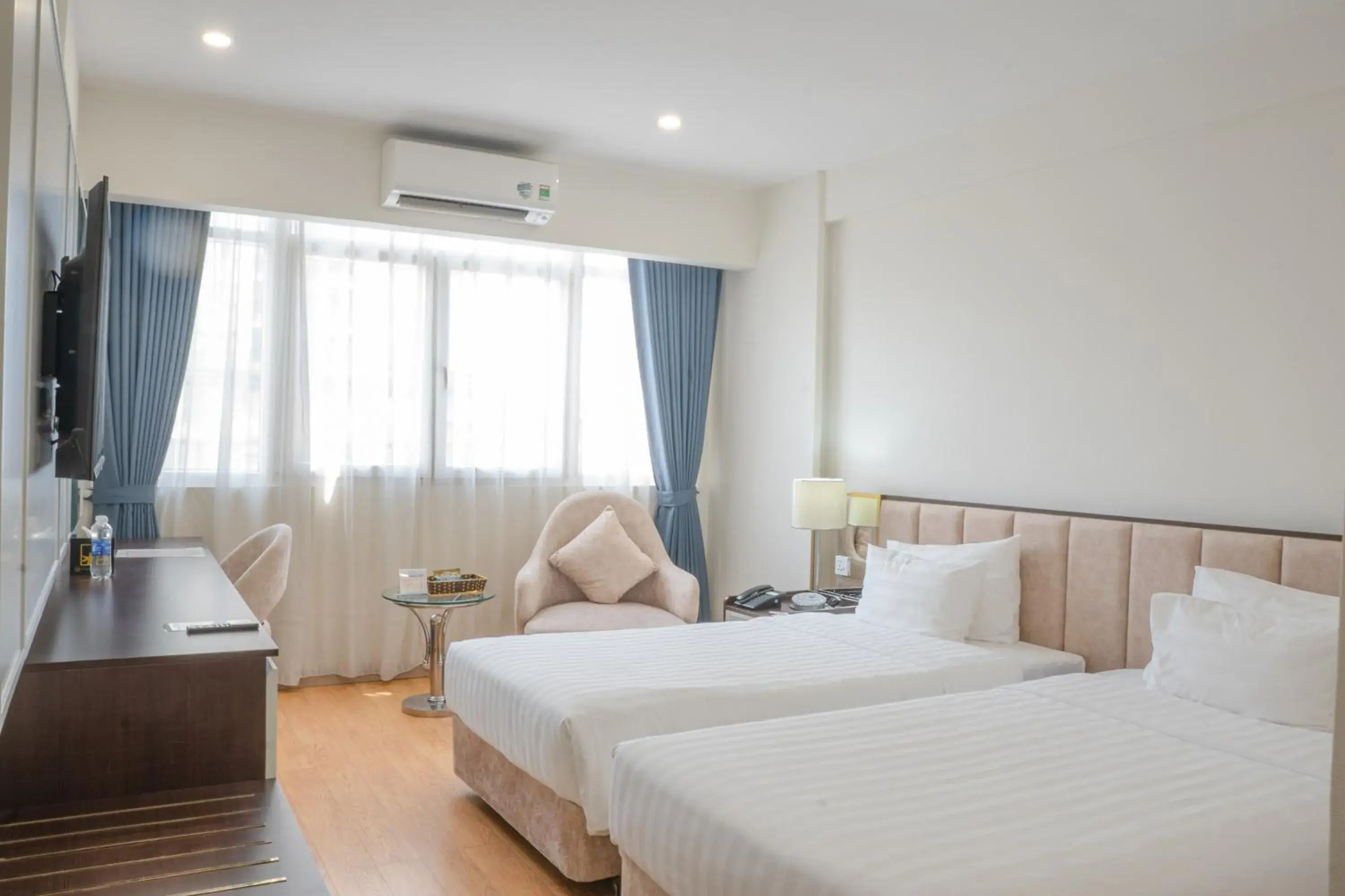 Twin Room with View - single occupancy in Bao Son International Hotel Twin Room with View - single occupancy in Bao Son International Hotel