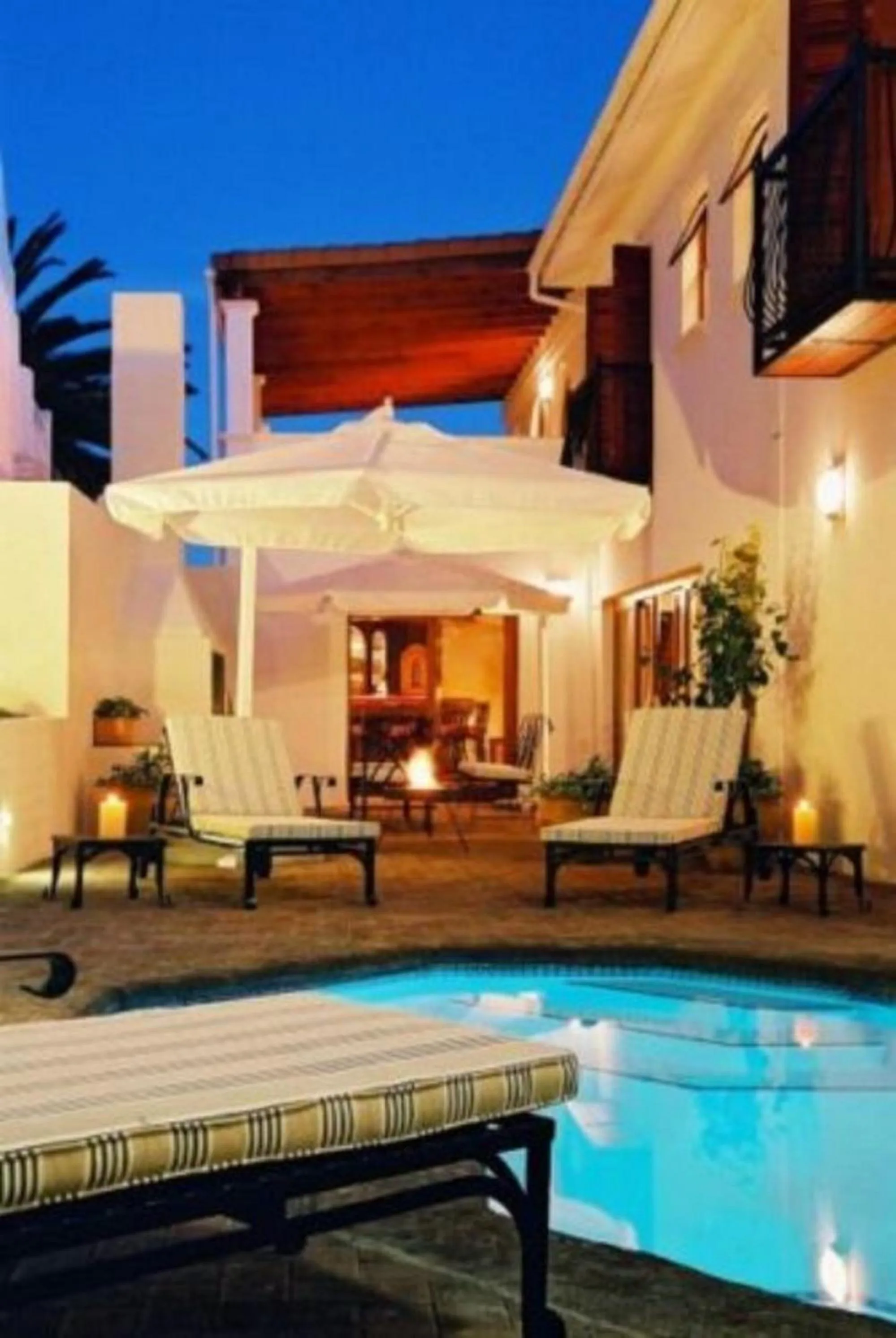 Swimming pool in Pelagus Guest House