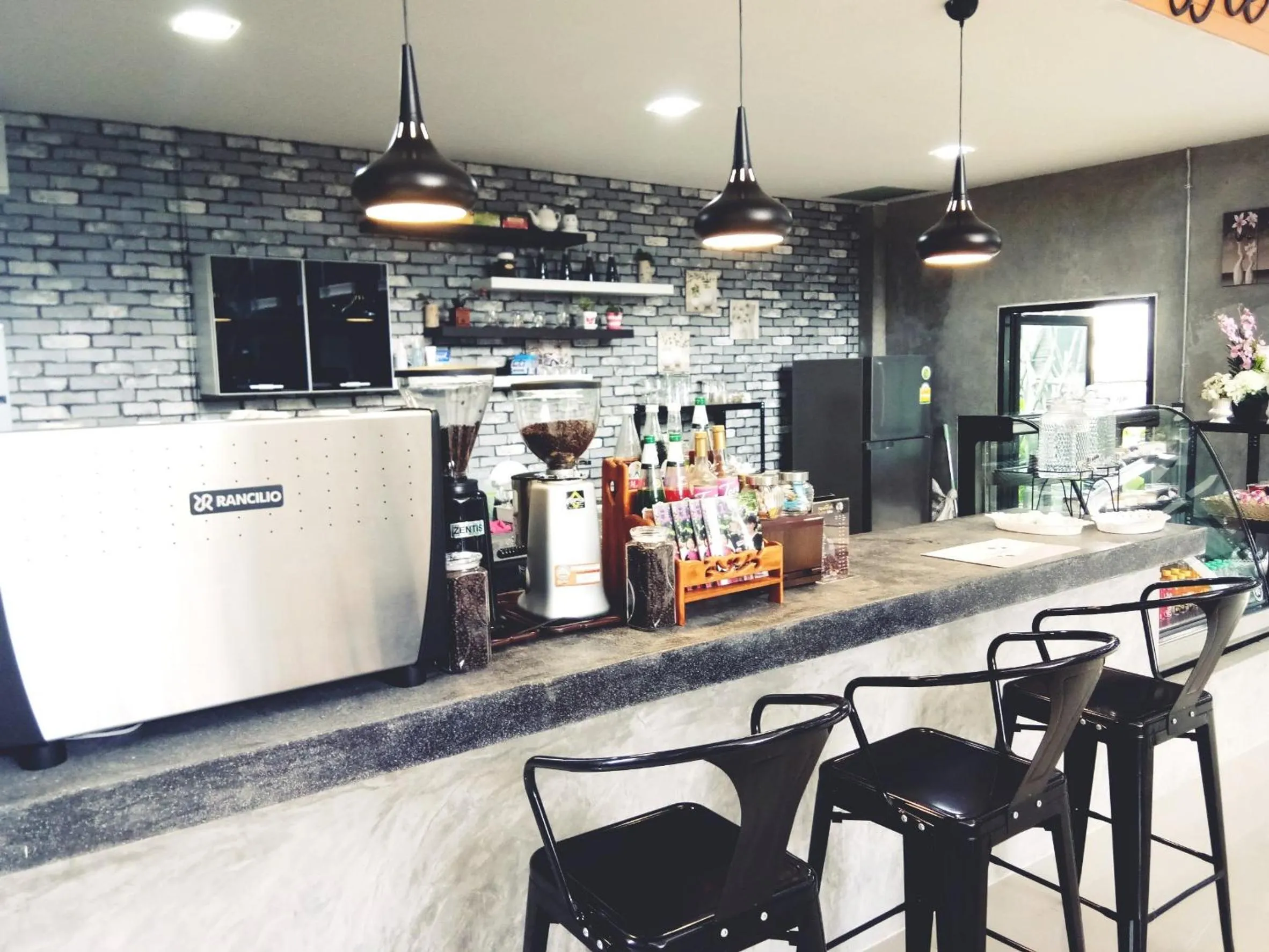 Restaurant/places to eat in Namthong Nan Hotel