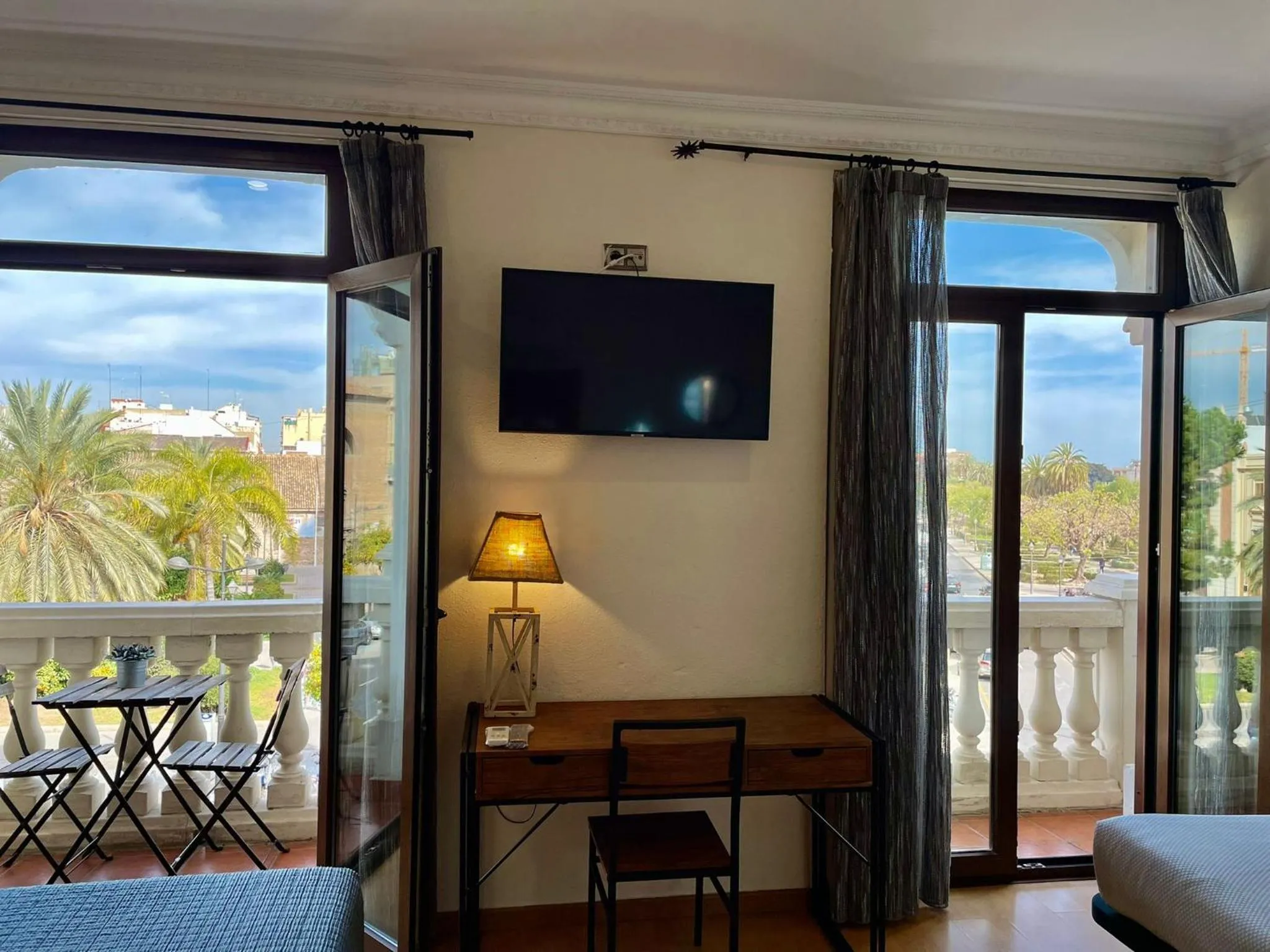 TV and multimedia in Balcón Al Mar